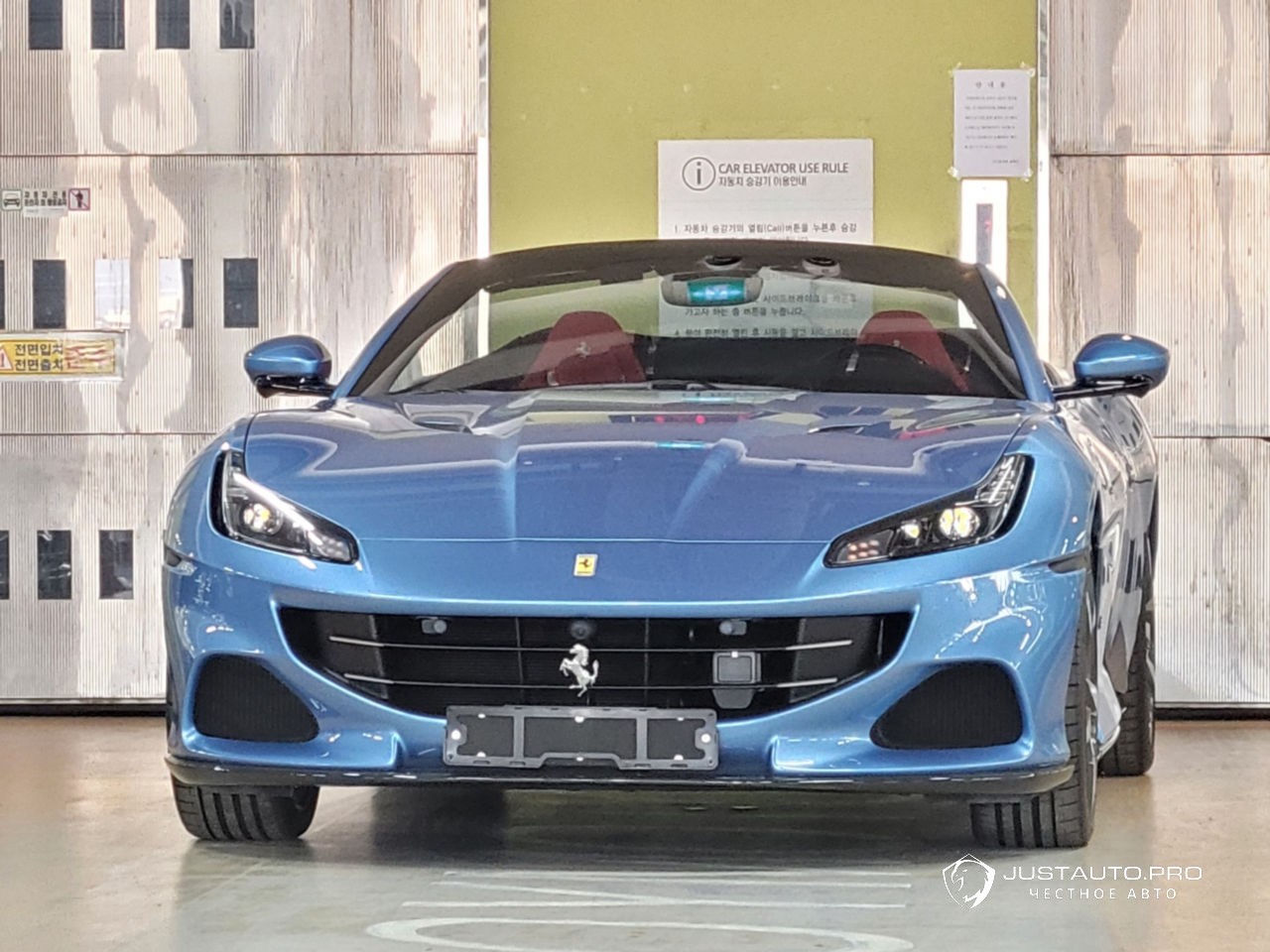 Автомобиль Ferrari Portofino