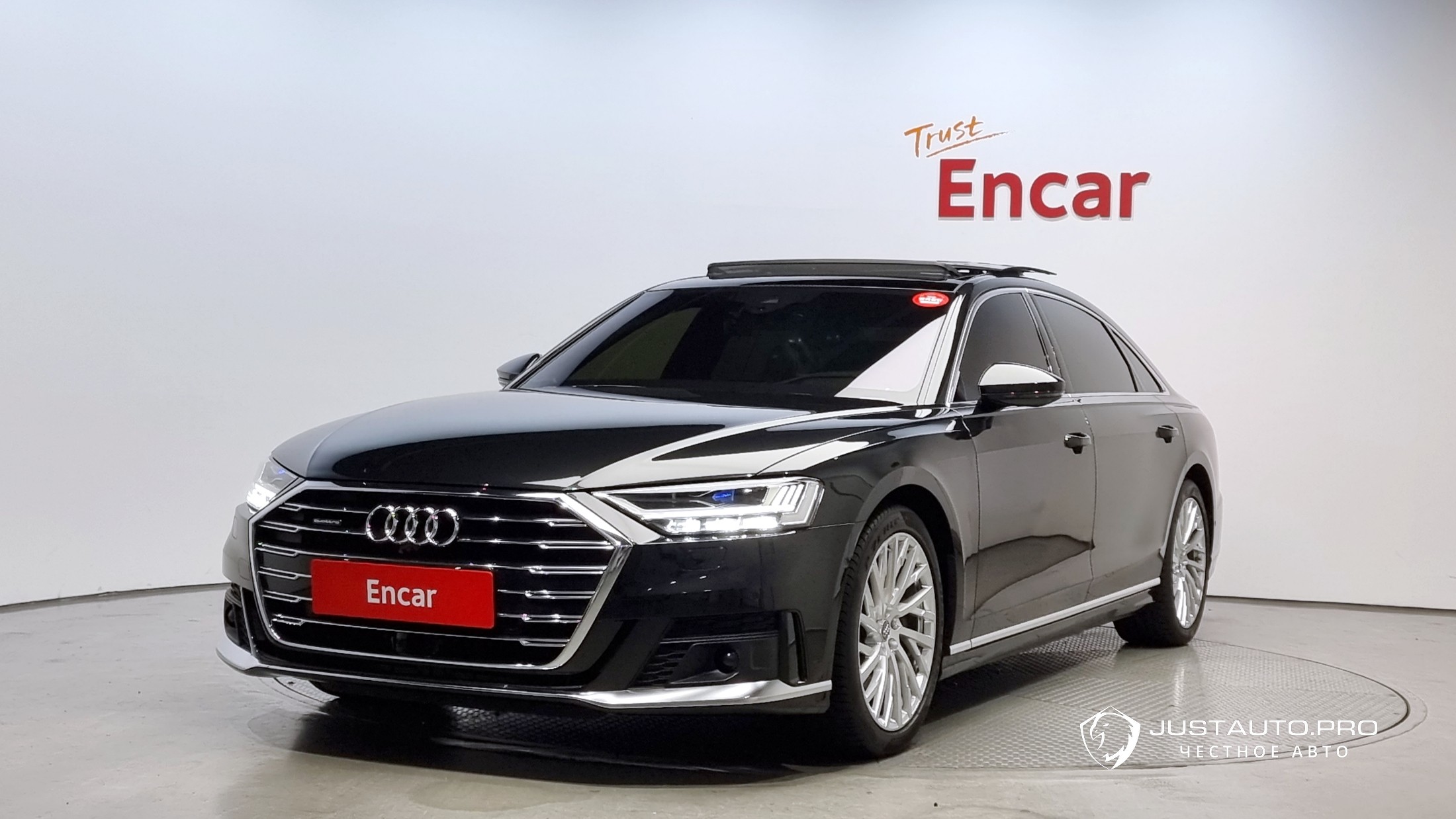 Автомобиль Audi A8