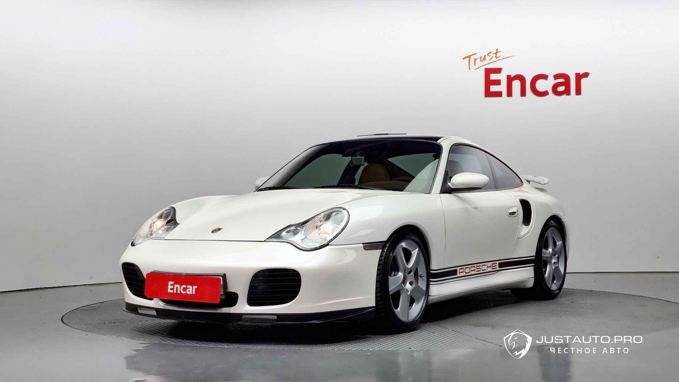 Автомобиль Porsche 911