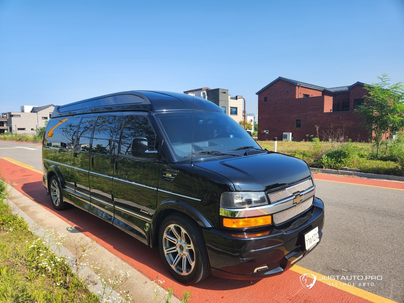 Автомобиль Chevrolet Express Van