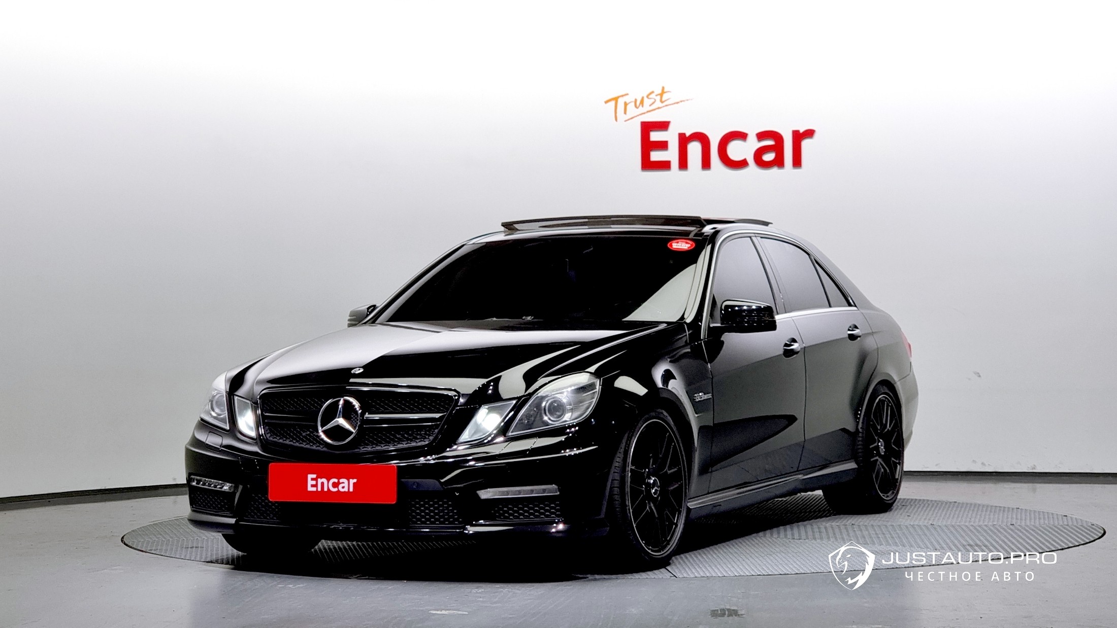 Автомобиль Mercedes-Benz E-Class