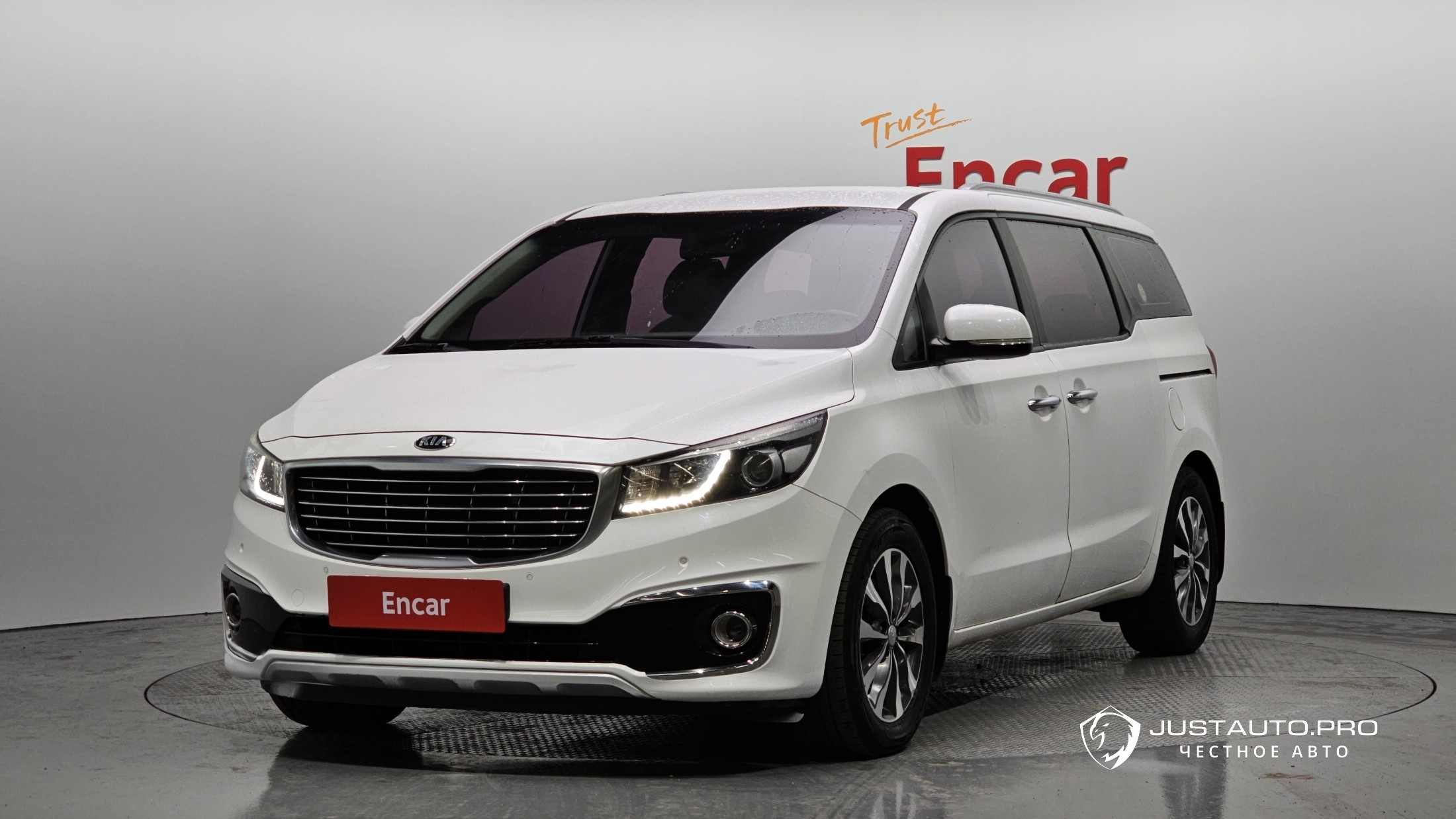 Автомобиль Kia Canival