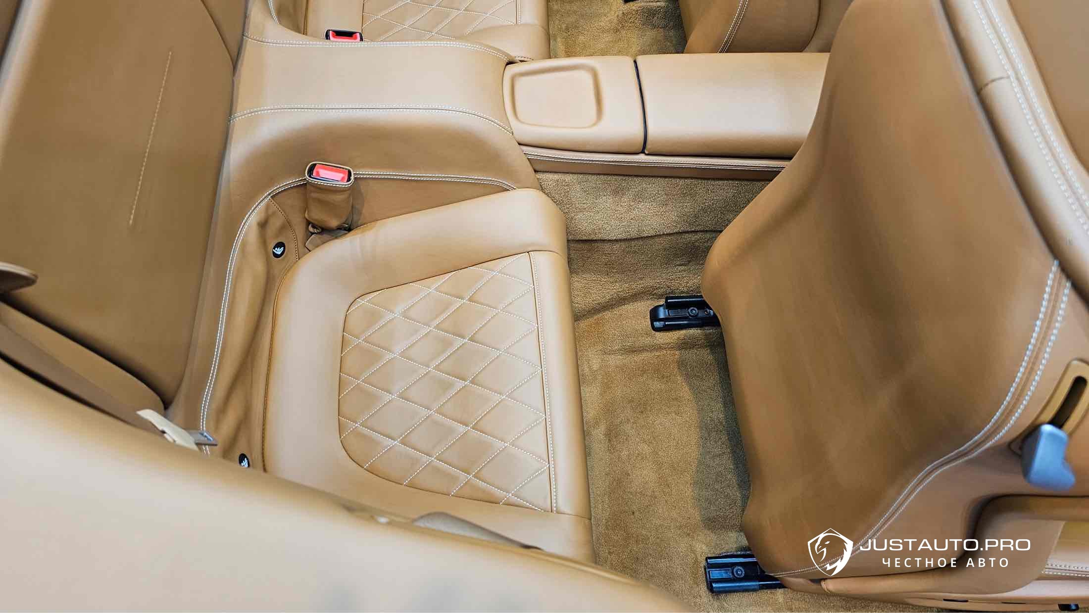 Автомобиль Ferrari California