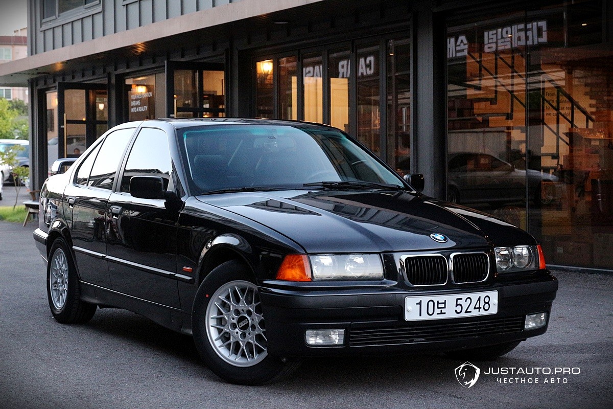 Автомобиль BMW 3-Series