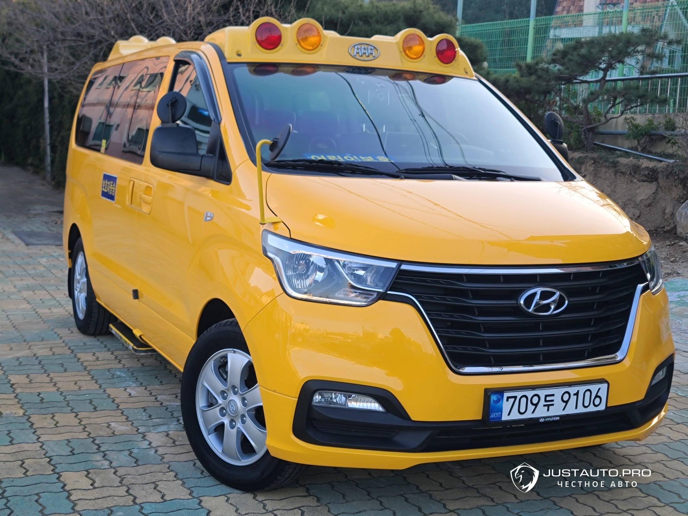 Автомобиль Hyundai Starex