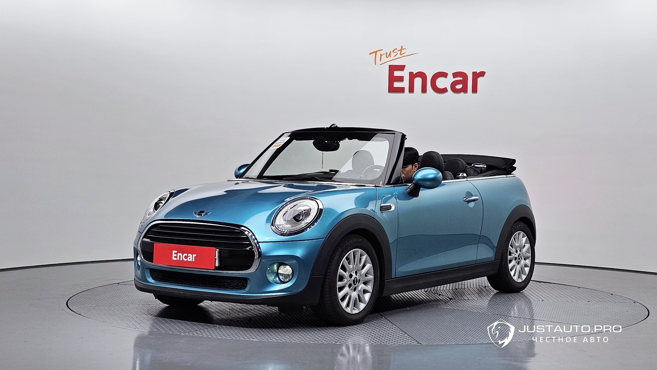 Автомобиль Mini Cooper Convertible