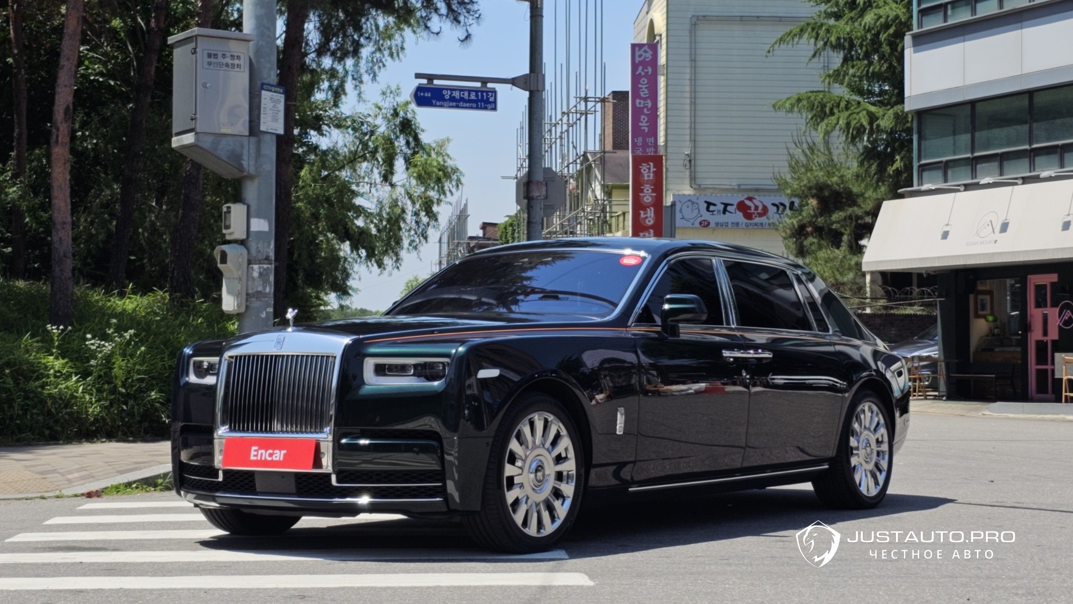Автомобиль Rolls-Royce Phantom