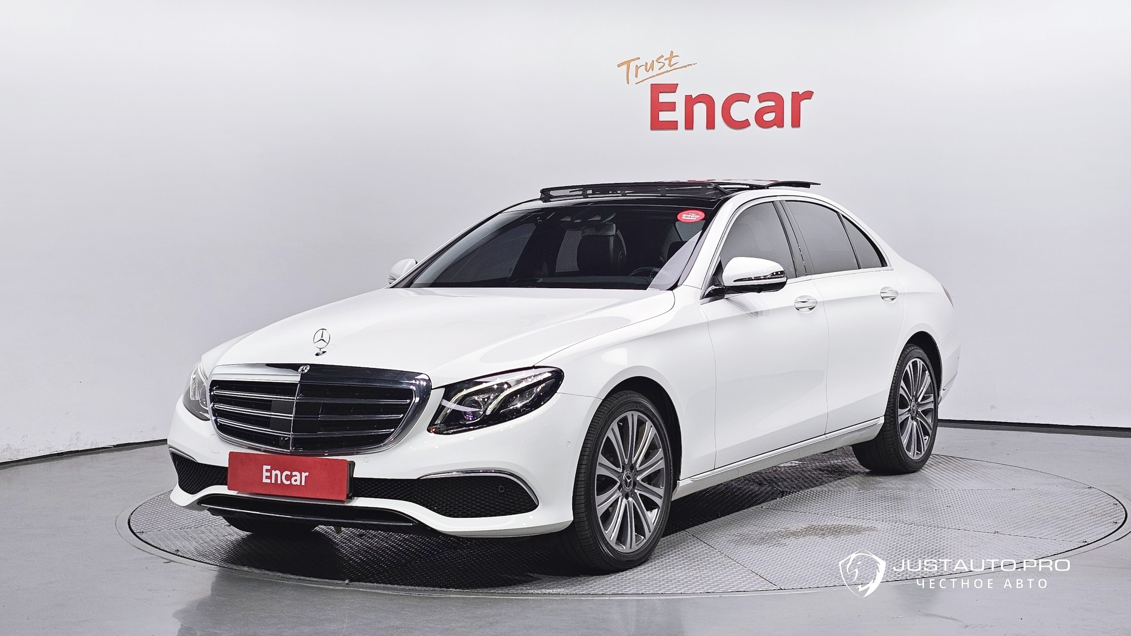 Автомобиль Mercedes-Benz E-Class