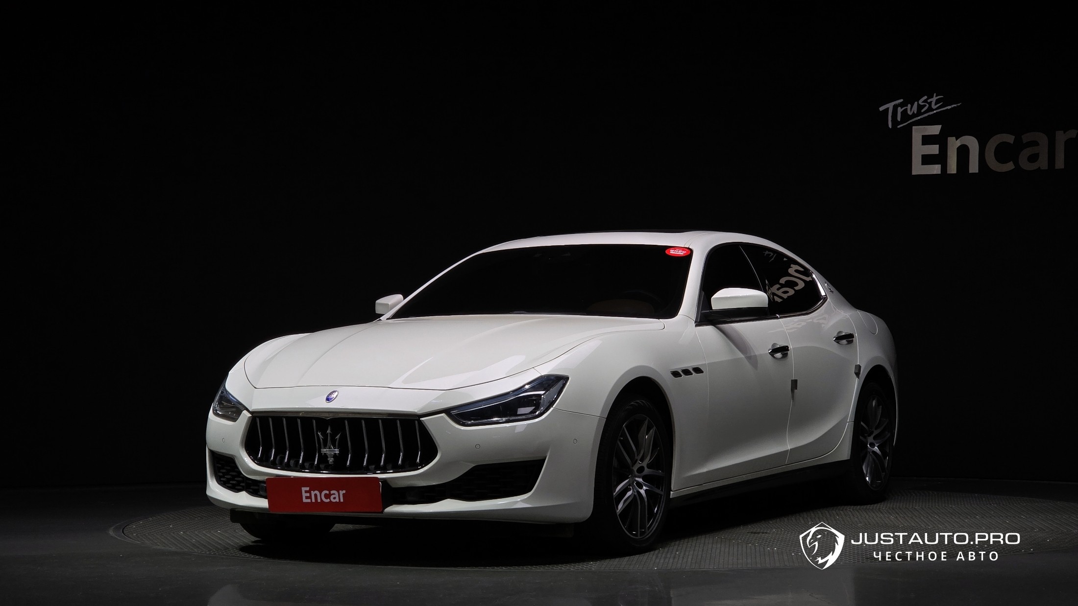Автомобиль Maserati Ghibli