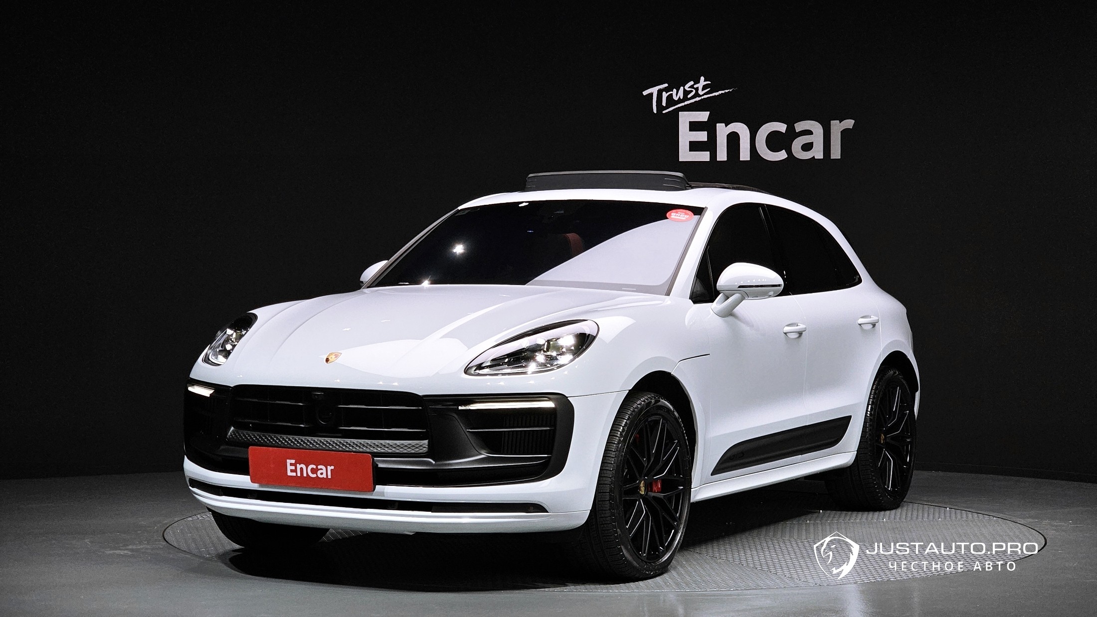 Автомобиль Porsche Macan