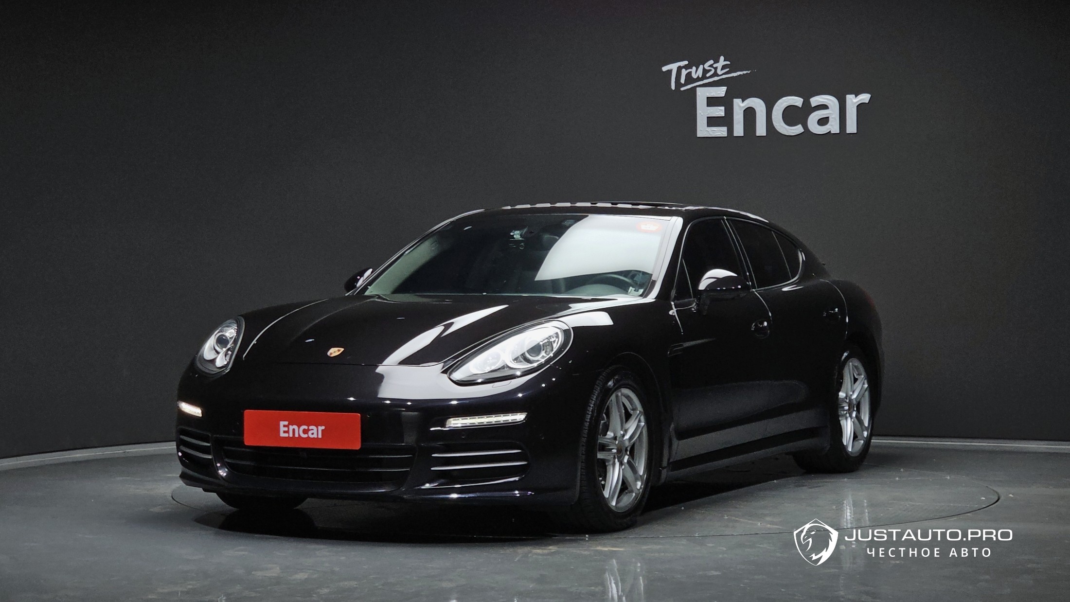 Автомобиль Porsche Panamera