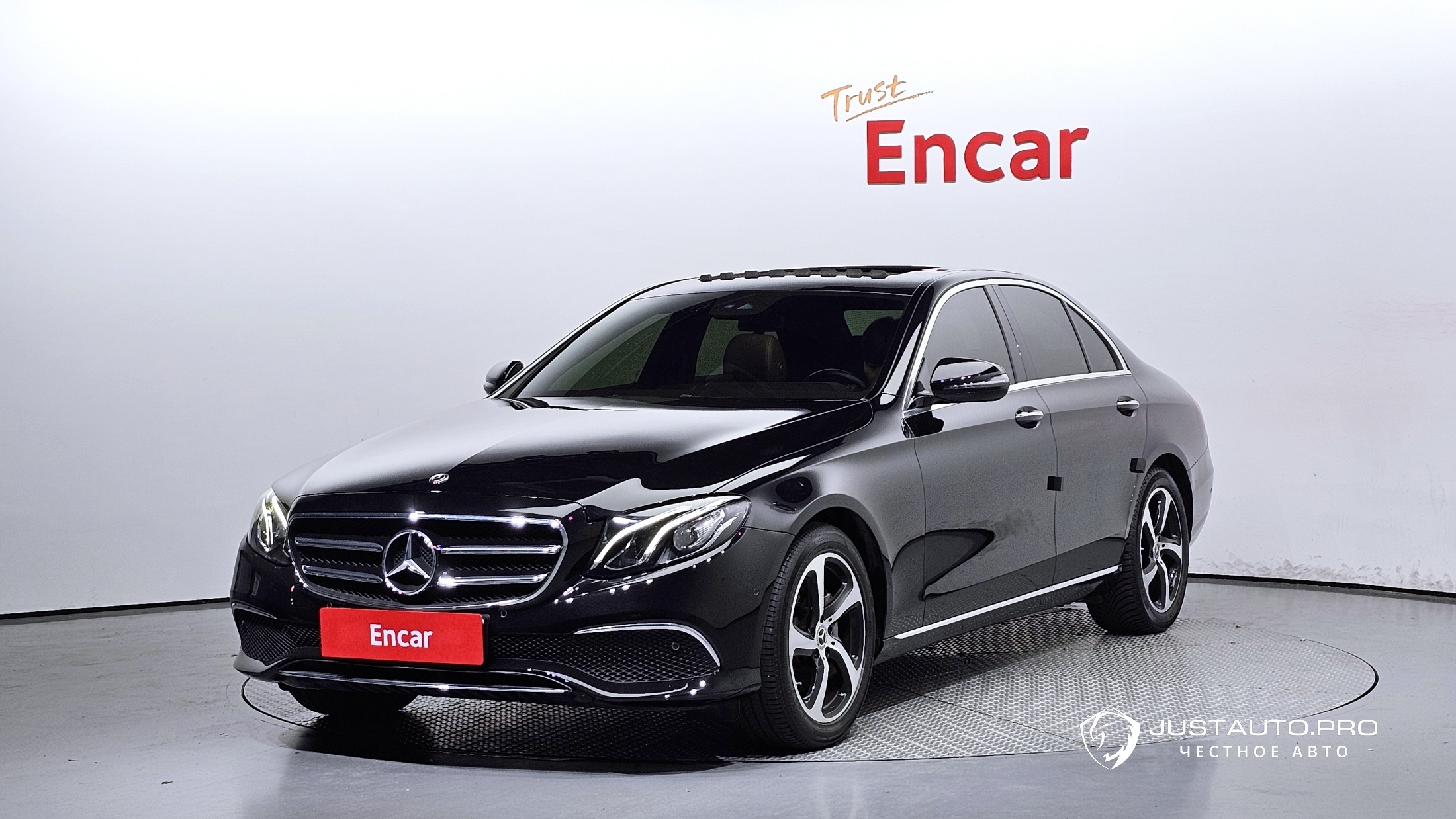 Автомобиль Mercedes-Benz E-Class