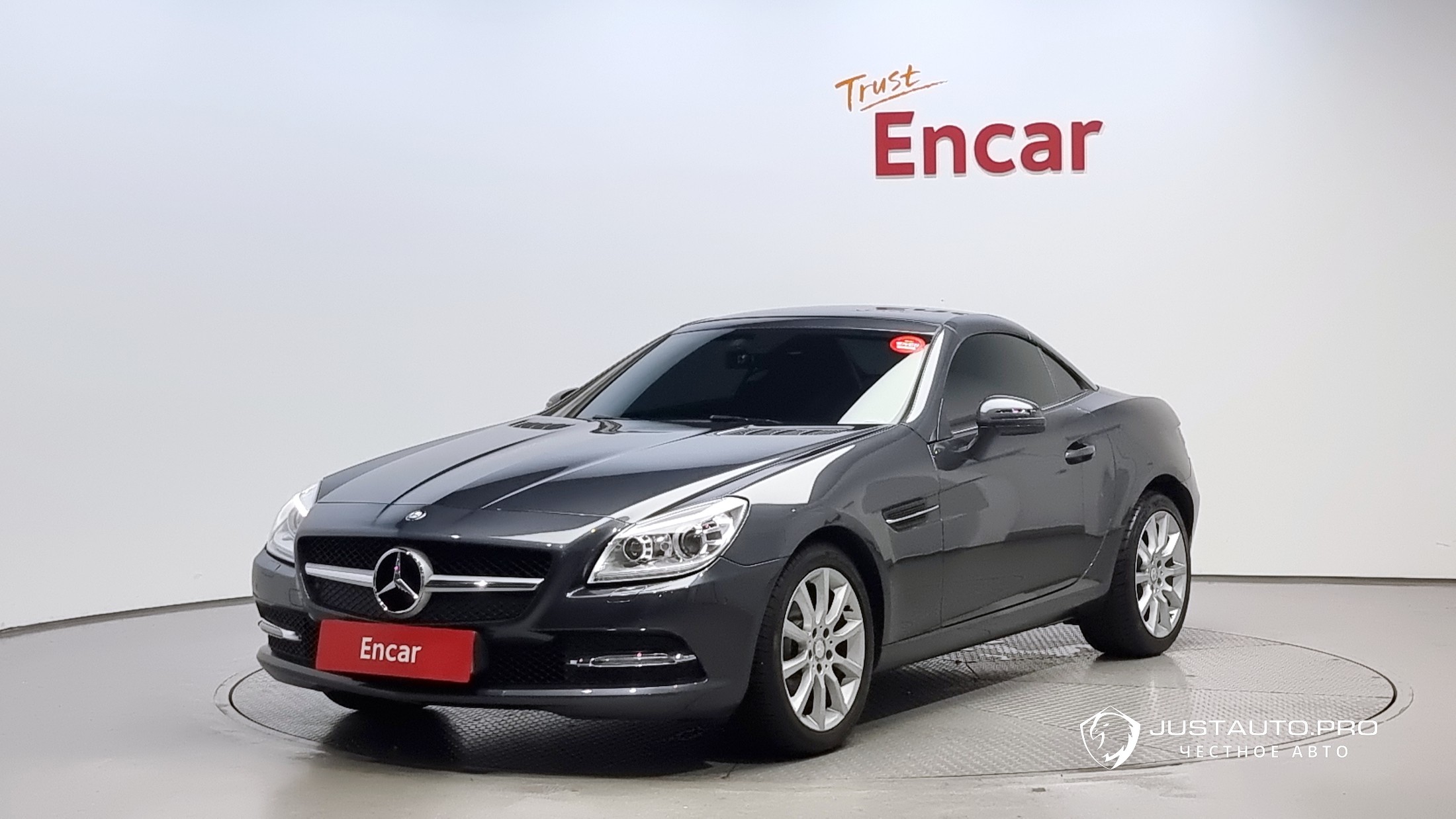 Автомобиль Mercedes-Benz SLK-Class