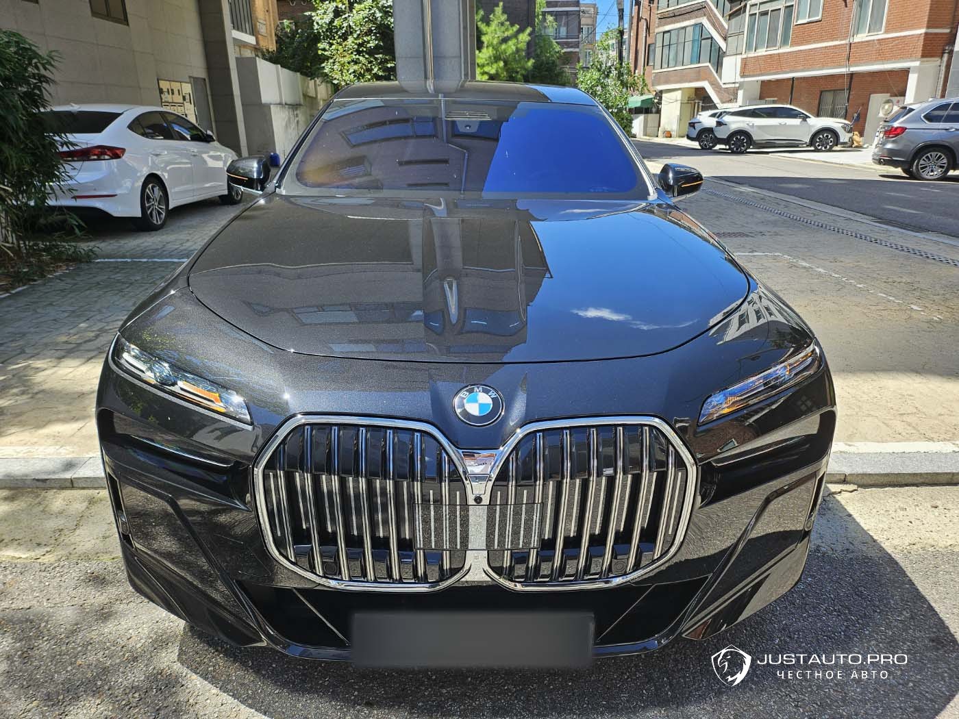 Автомобиль BMW 7-Series