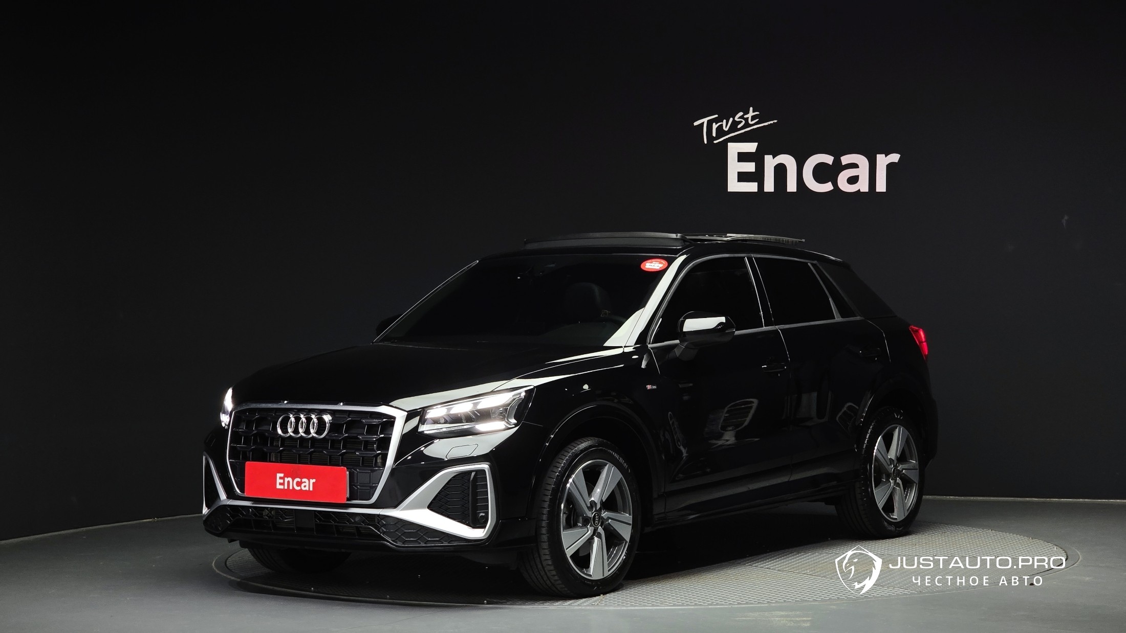 Автомобиль Audi Q2