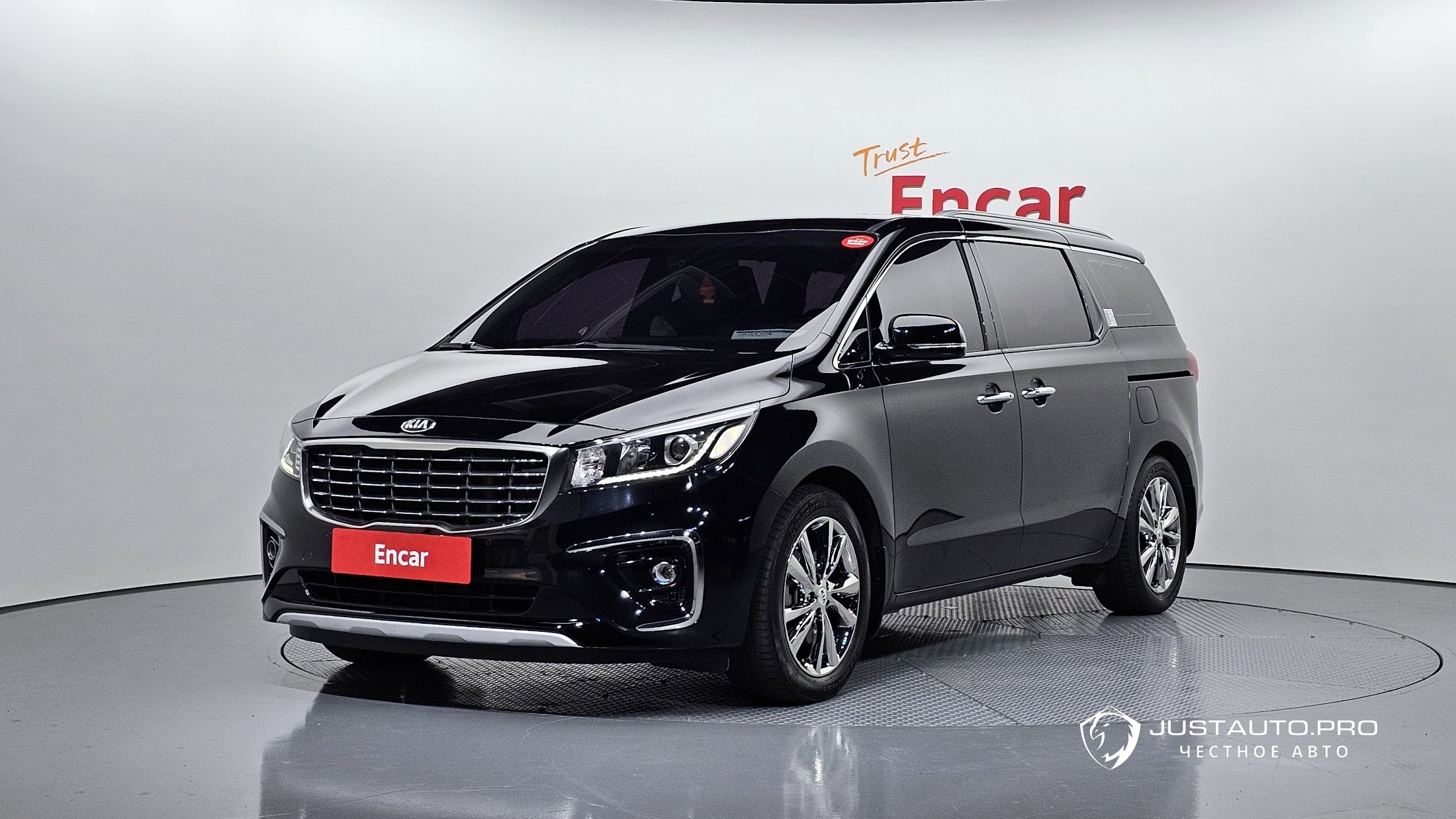 Автомобиль Kia Canival