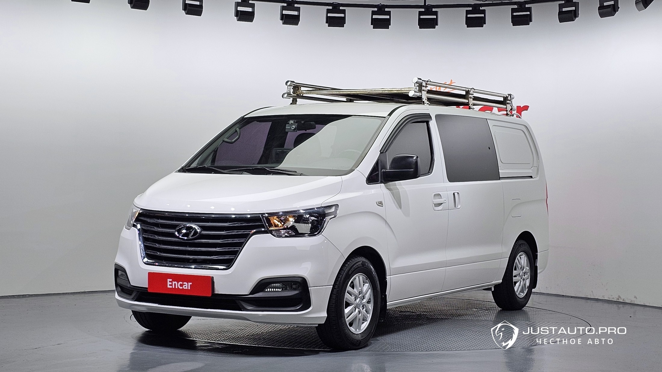 Автомобиль Hyundai Starex