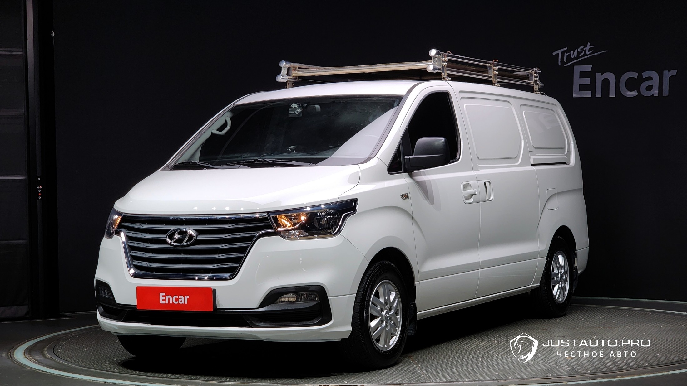 Автомобиль Hyundai Starex