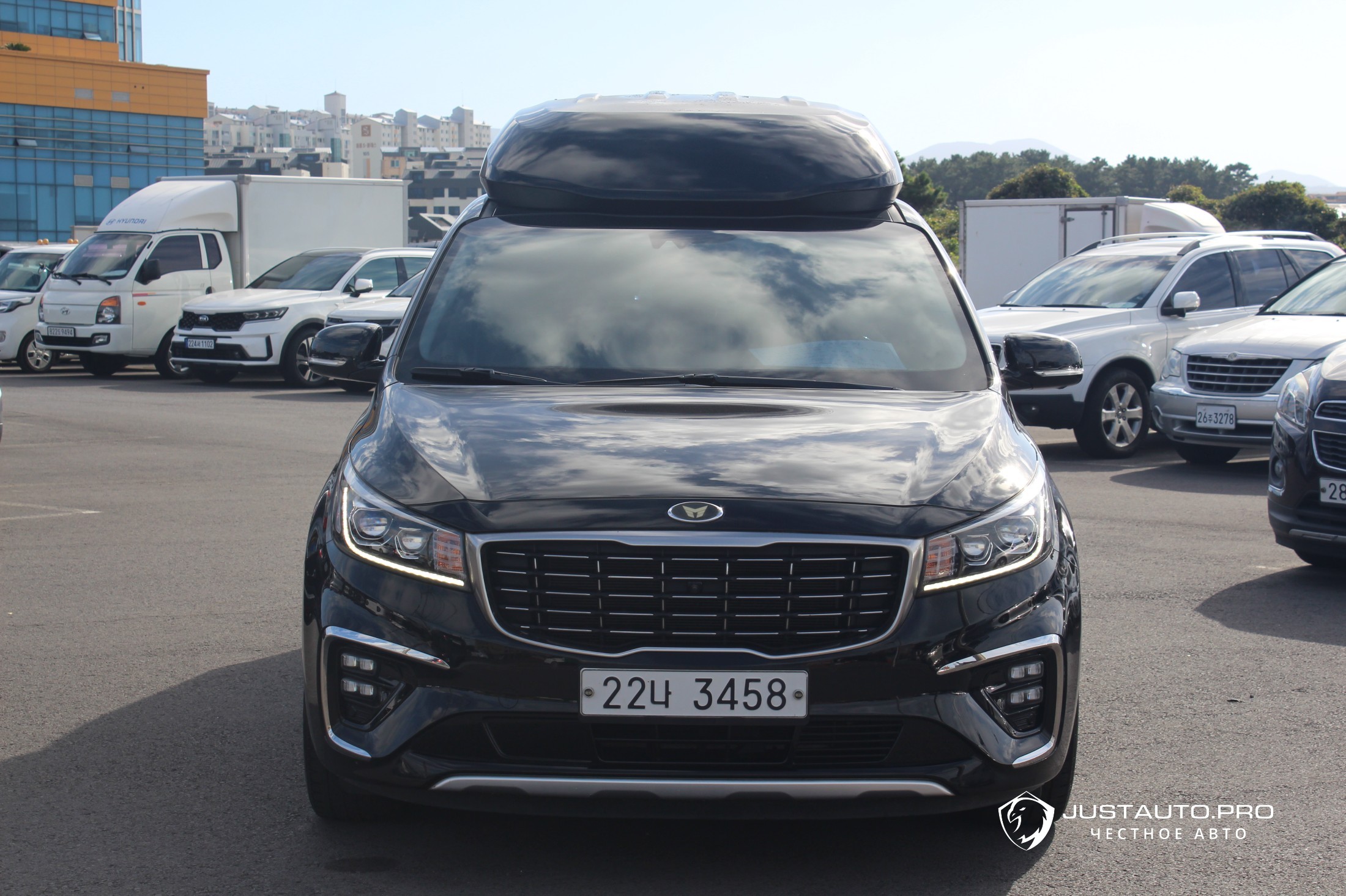 Автомобиль Kia Canival