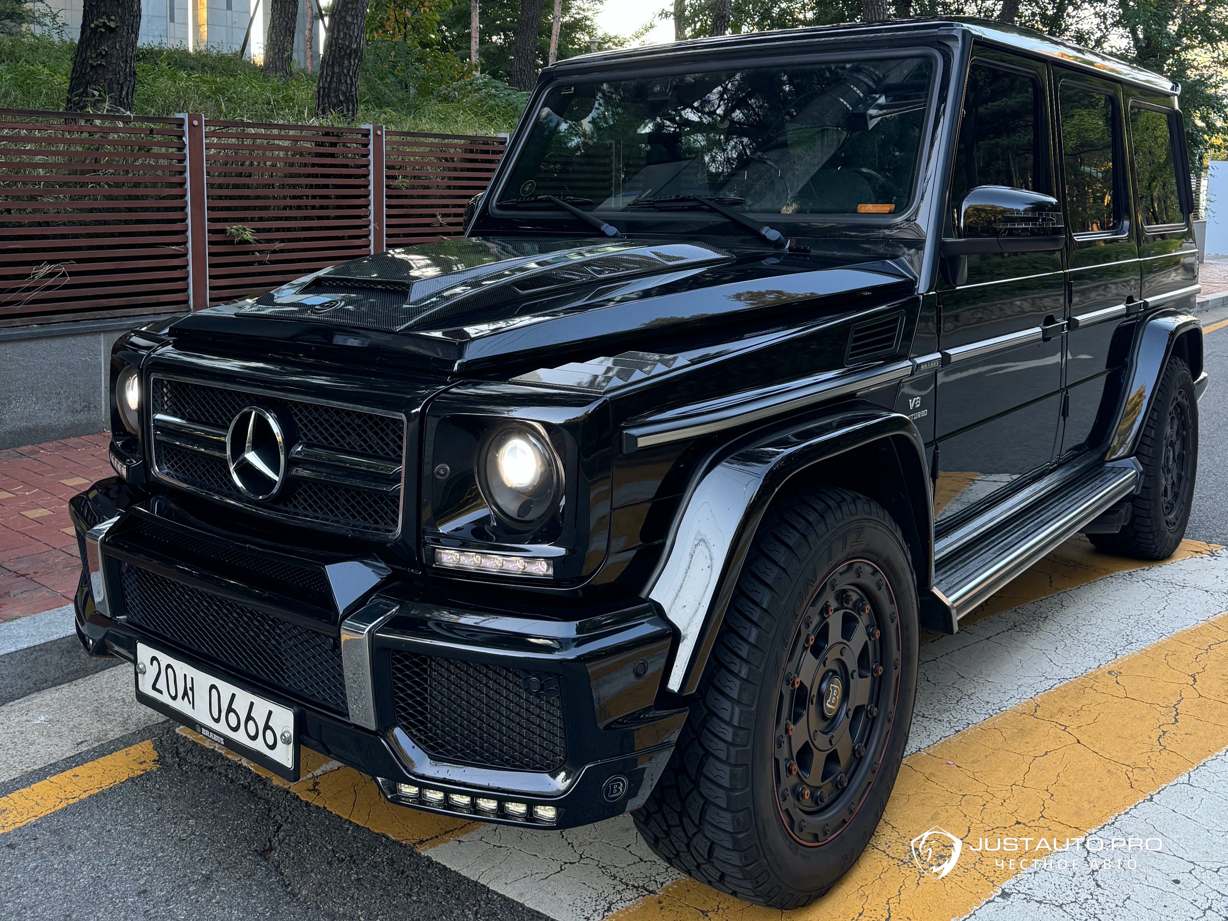 Автомобиль Mercedes-Benz G-Class