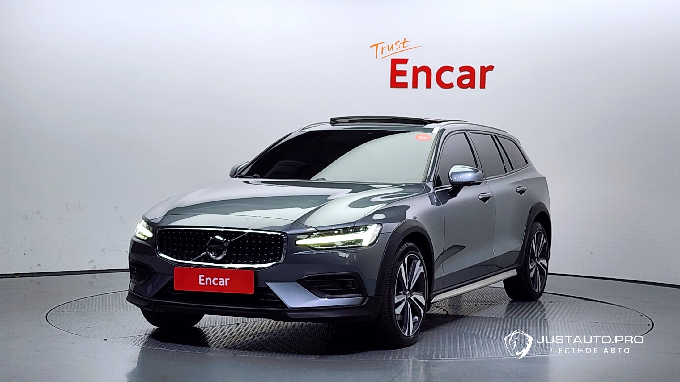 Автомобиль Volvo V60