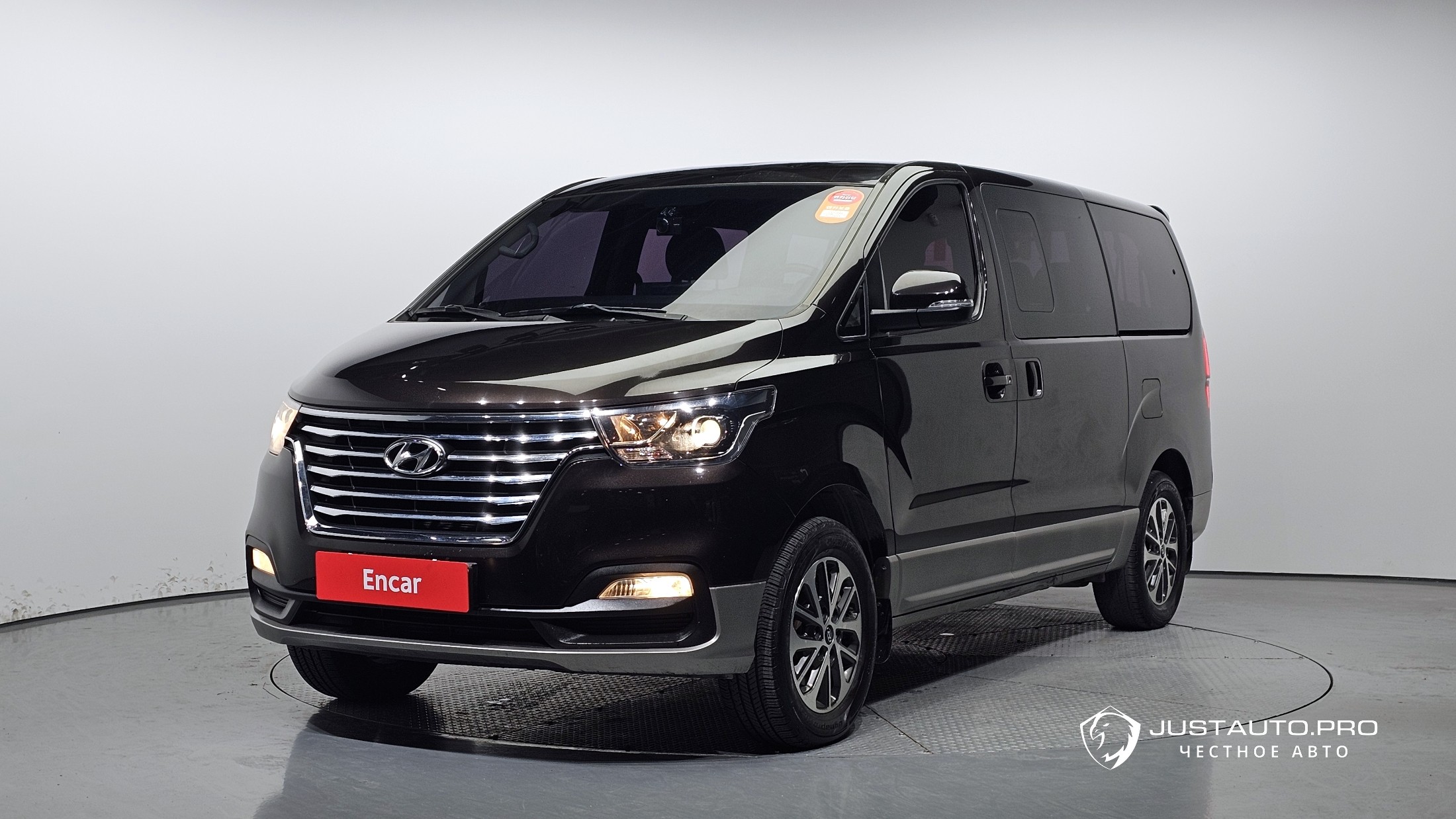 Автомобиль Hyundai Starex