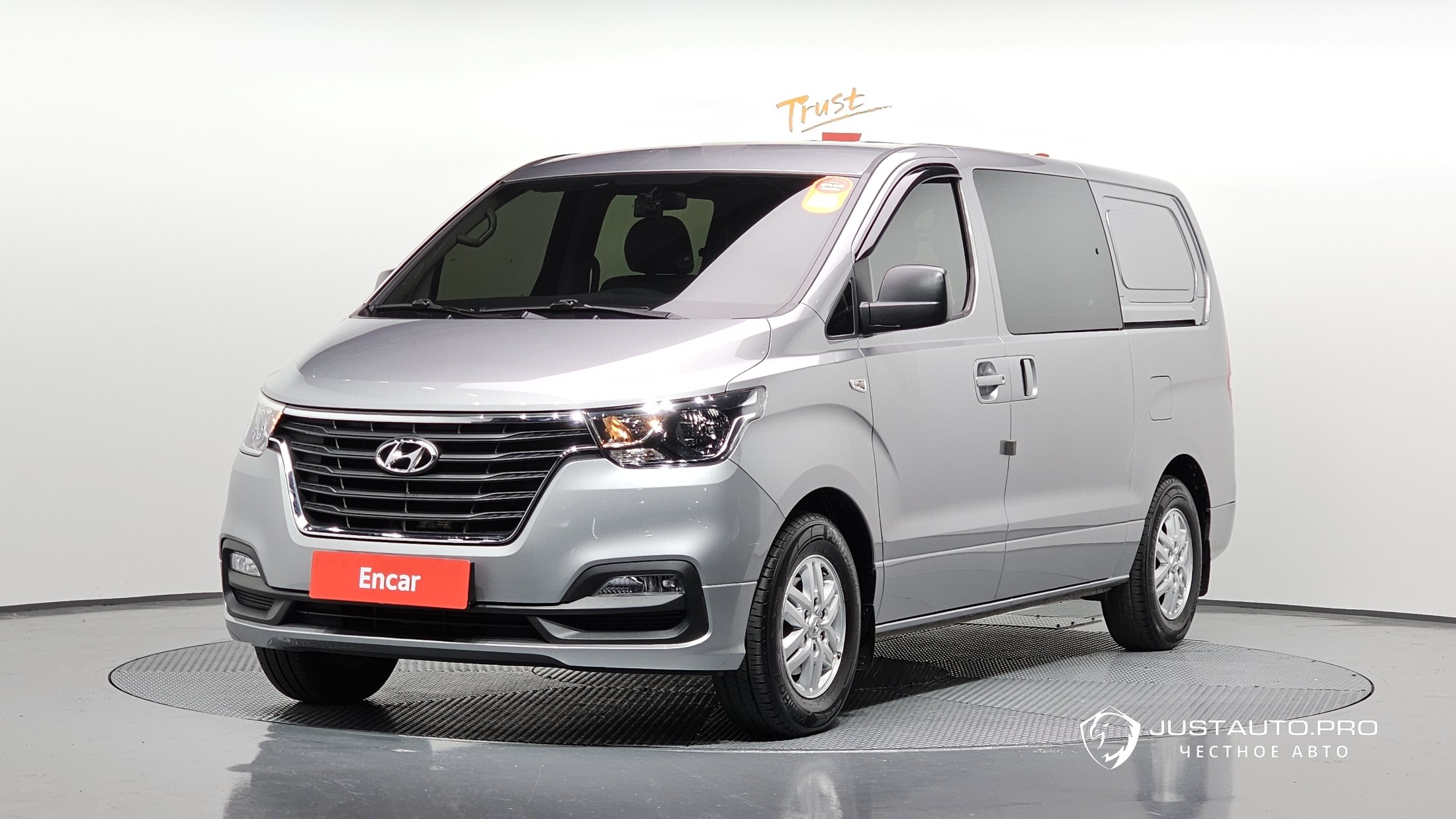 Автомобиль Hyundai Starex