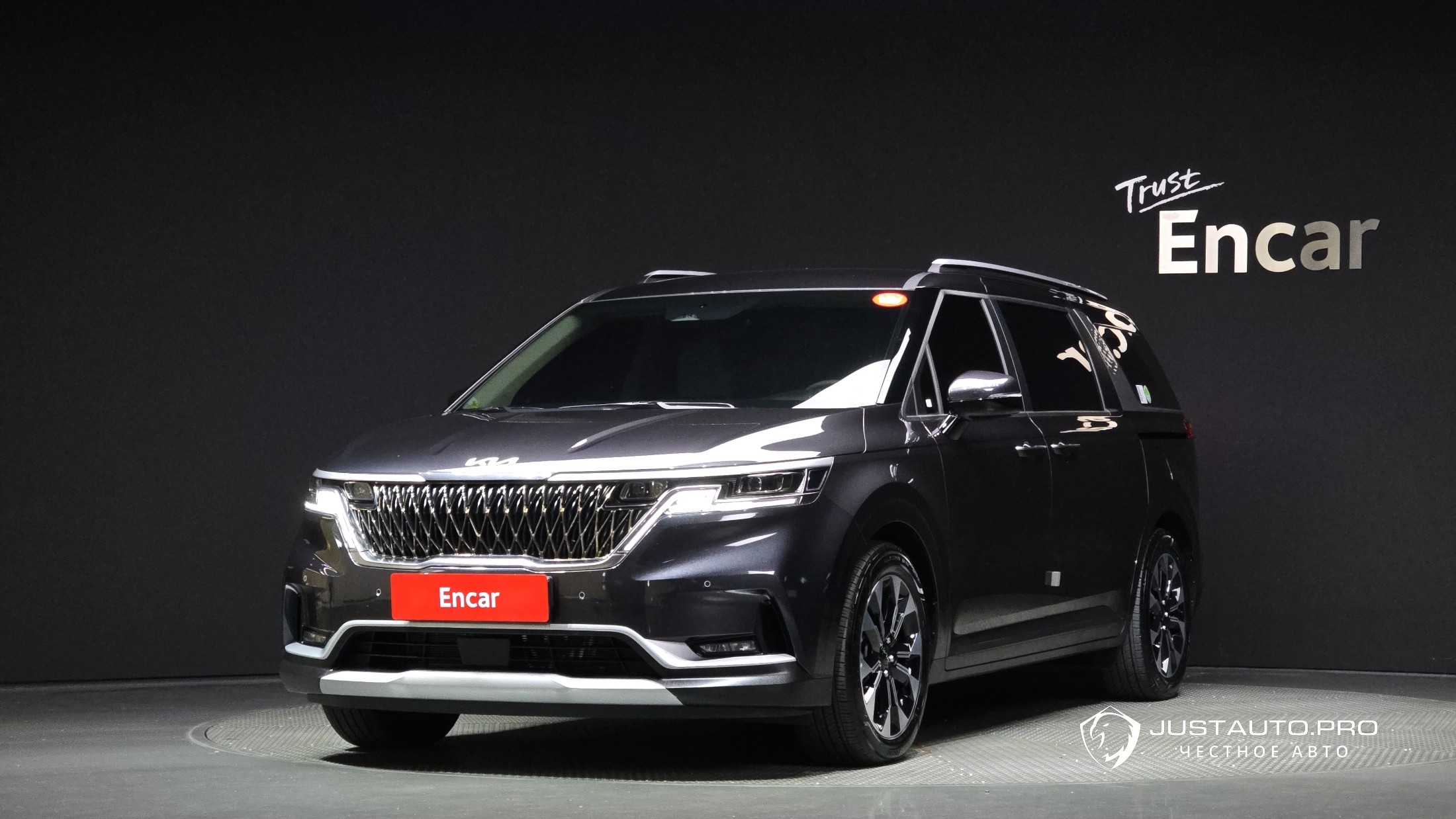 Автомобиль Kia Canival