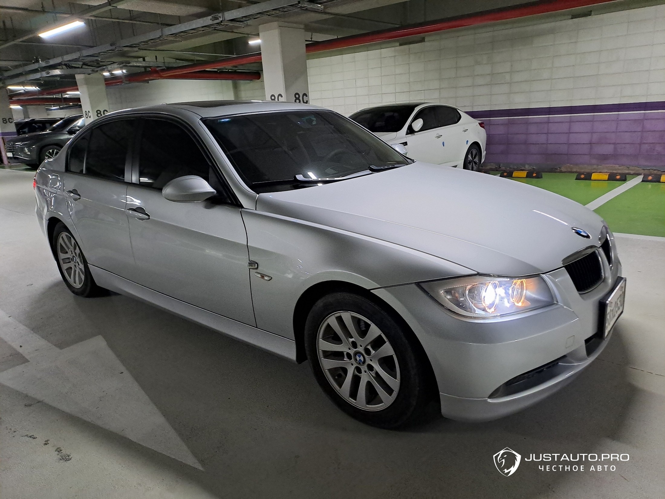 Автомобиль BMW 3-Series