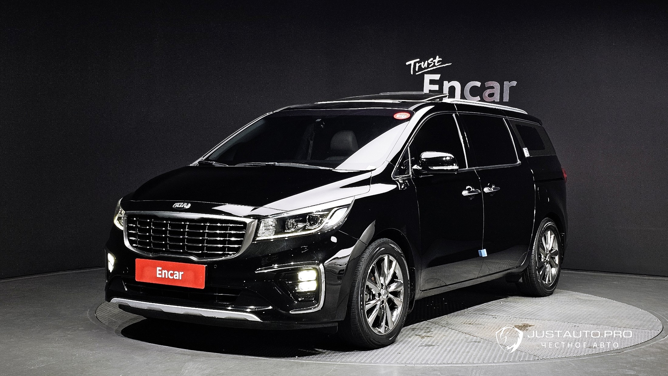 Автомобиль Kia Canival