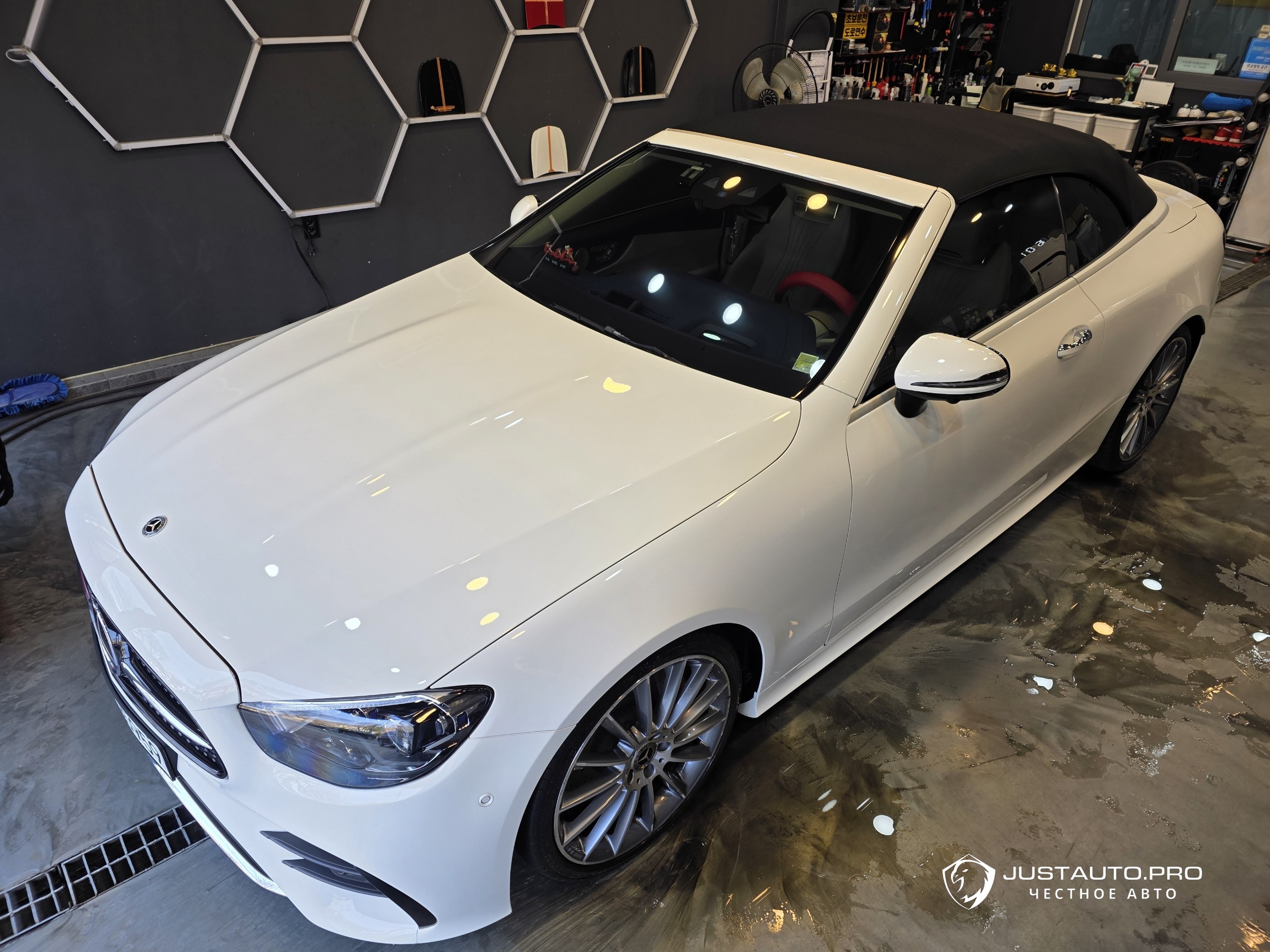 Автомобиль Mercedes-Benz E-Class