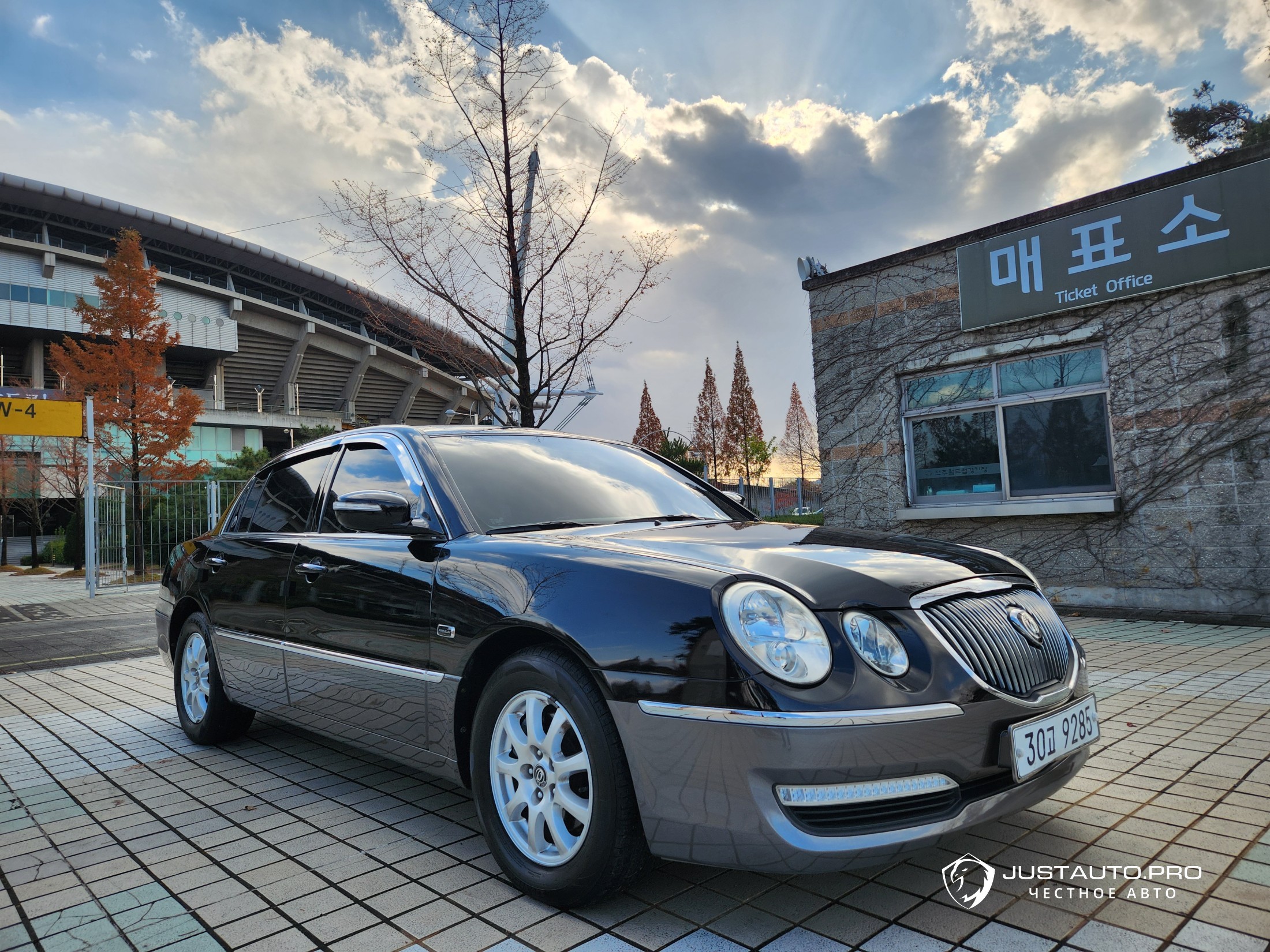 Автомобиль Kia OPIRUS