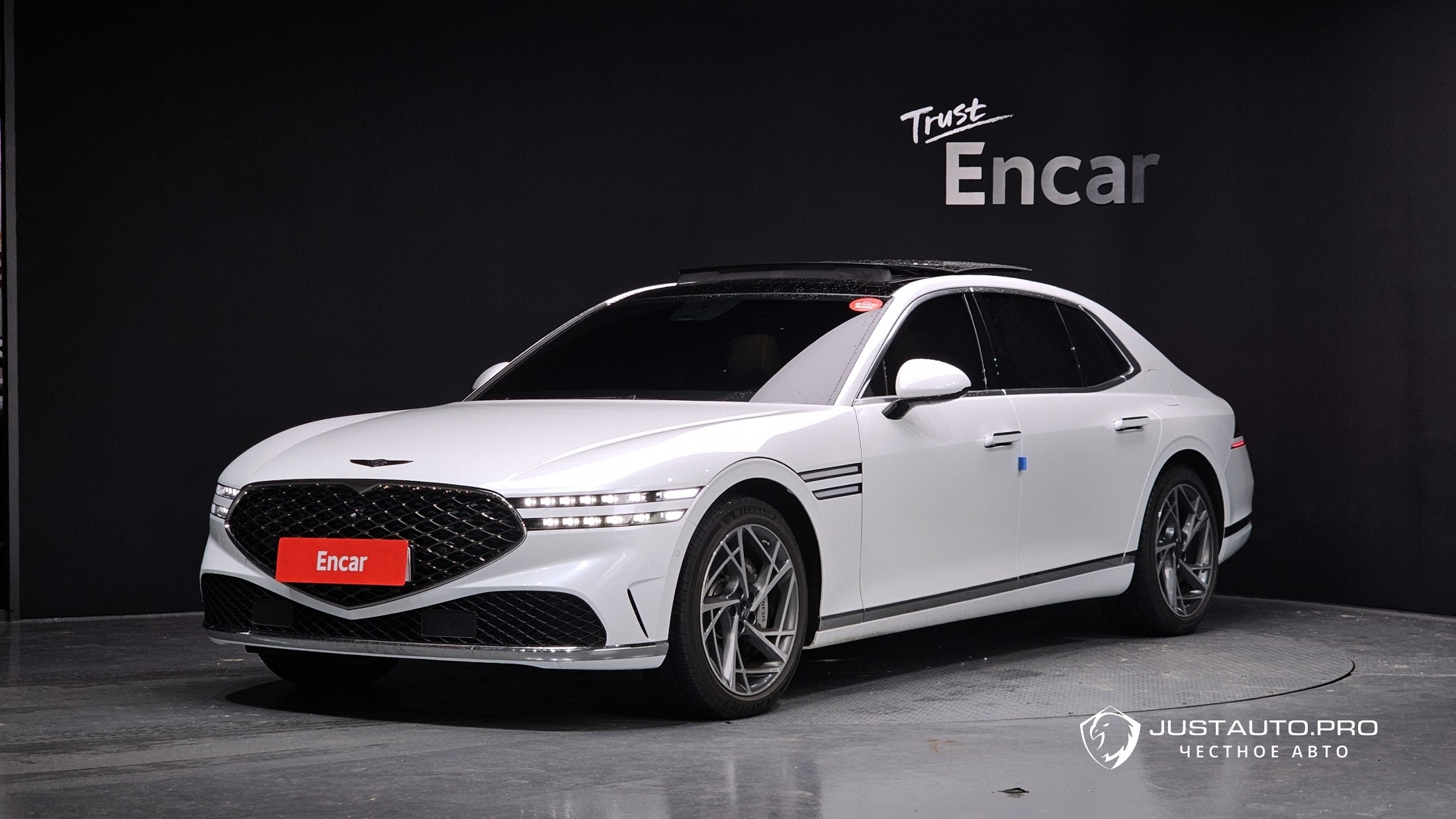 Автомобиль Genesis G90