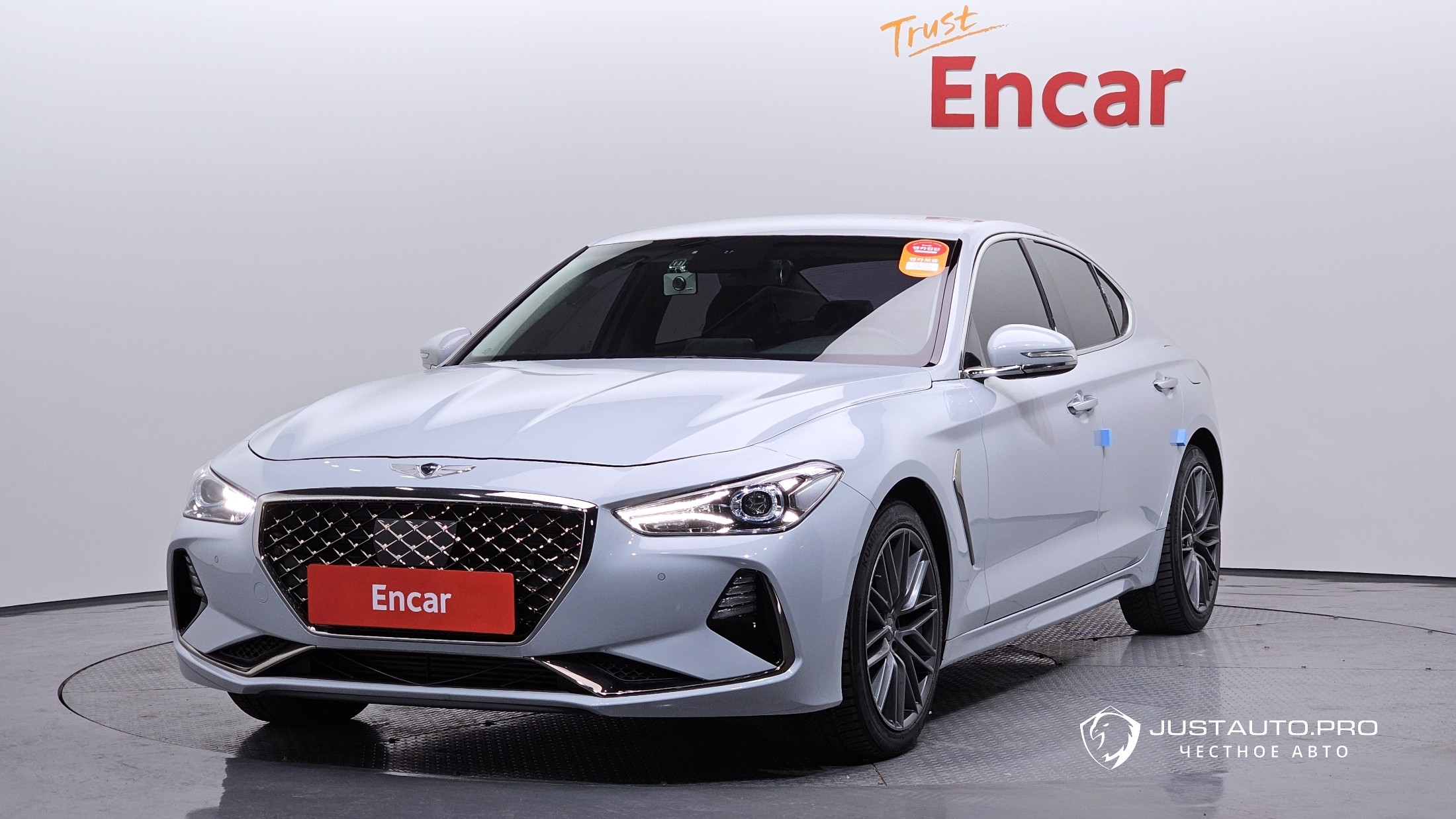 Автомобиль Genesis G70