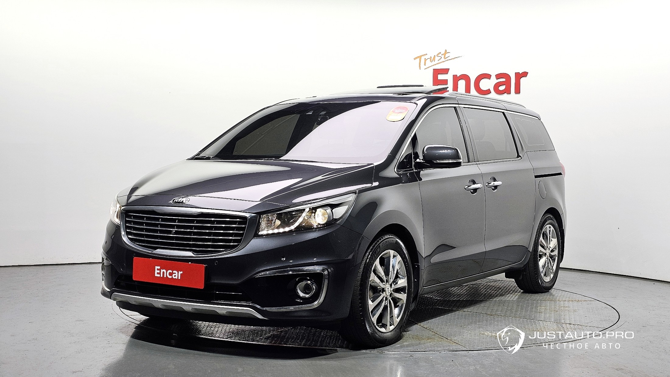 Автомобиль Kia Canival