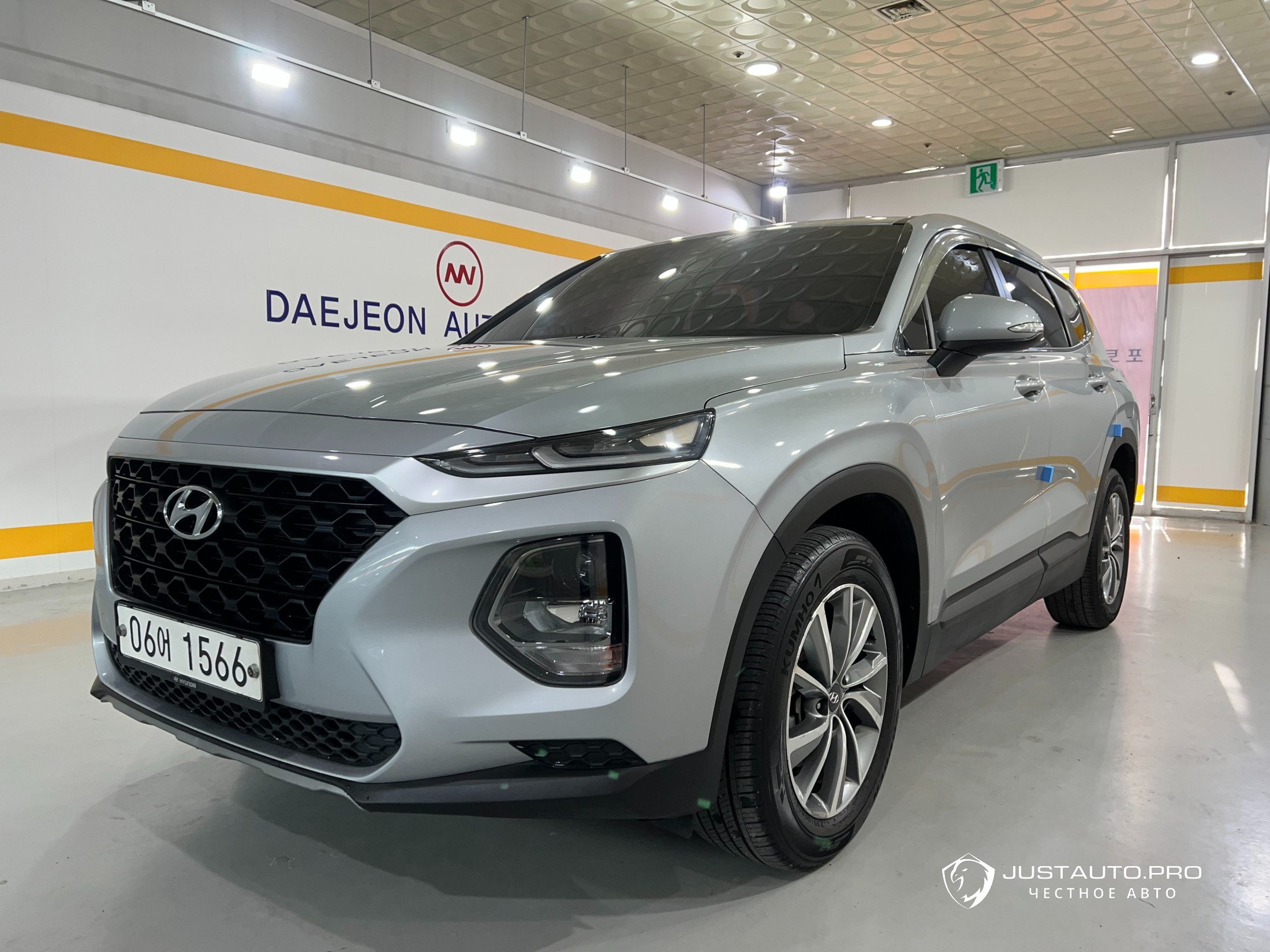 Автомобиль Hyundai Santafe