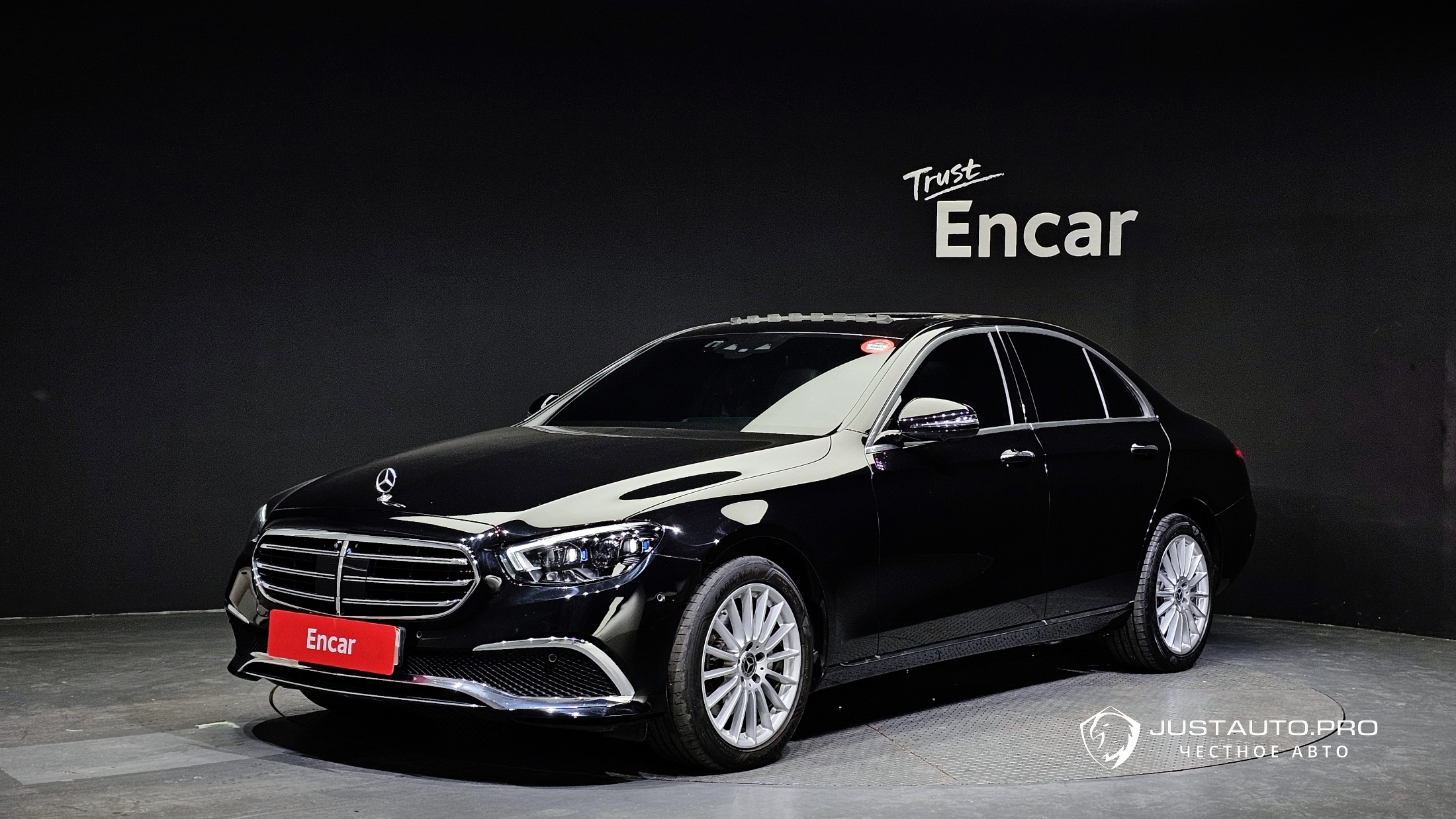 Автомобиль Mercedes-Benz E-Class