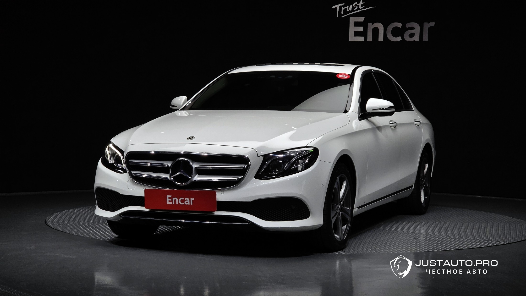Автомобиль Mercedes-Benz E-Class