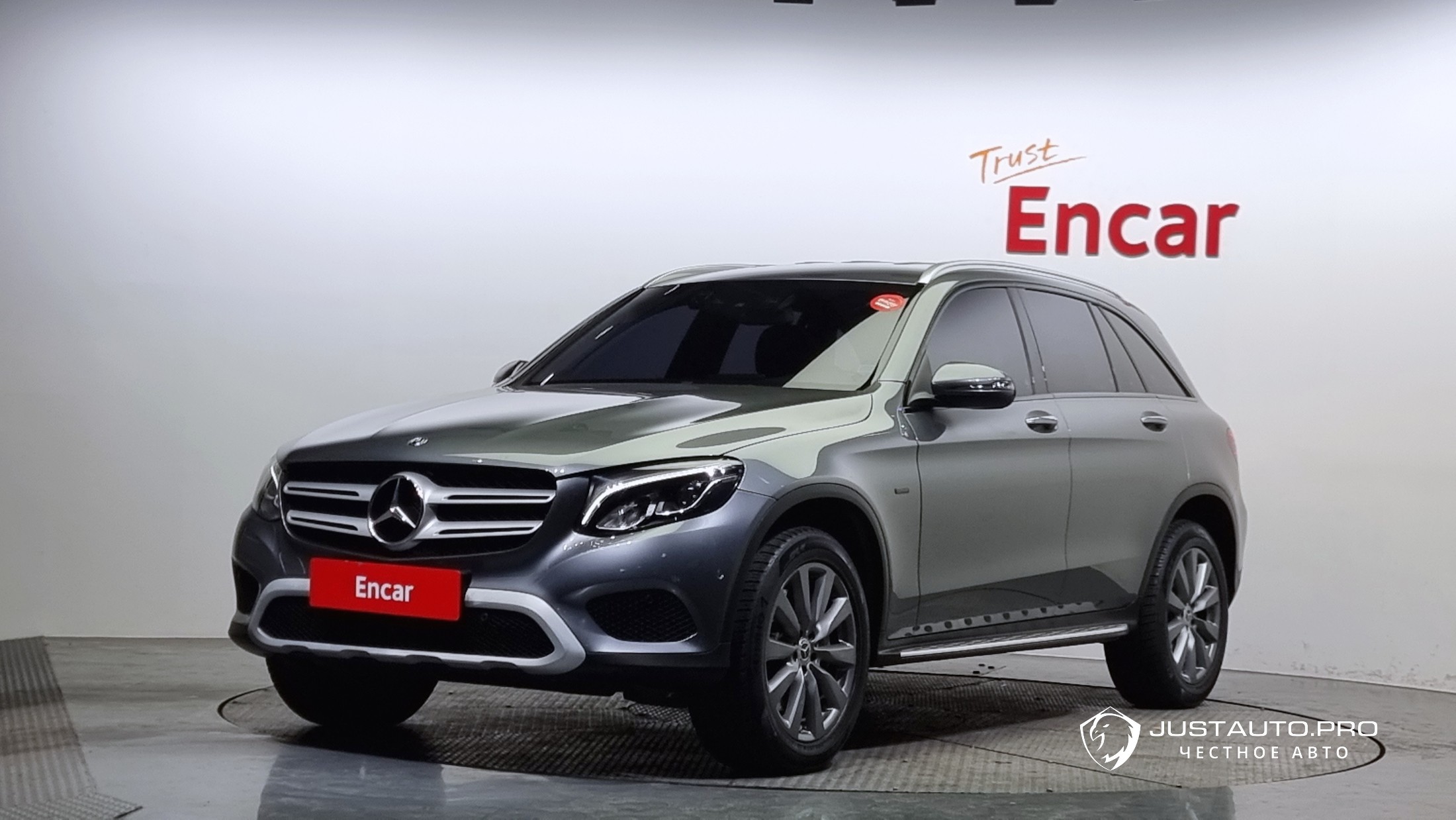 Автомобиль Mercedes-Benz GLC-Class