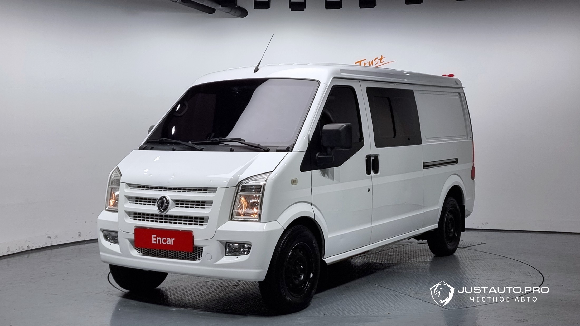 Автомобиль DFSK C35