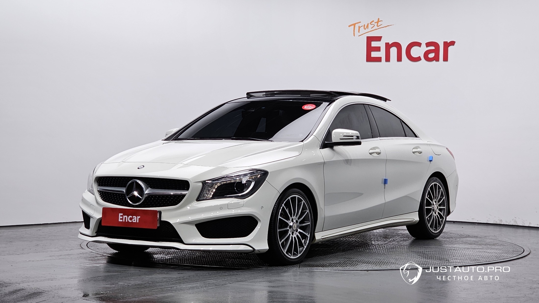 Автомобиль Mercedes-Benz CLA-Class