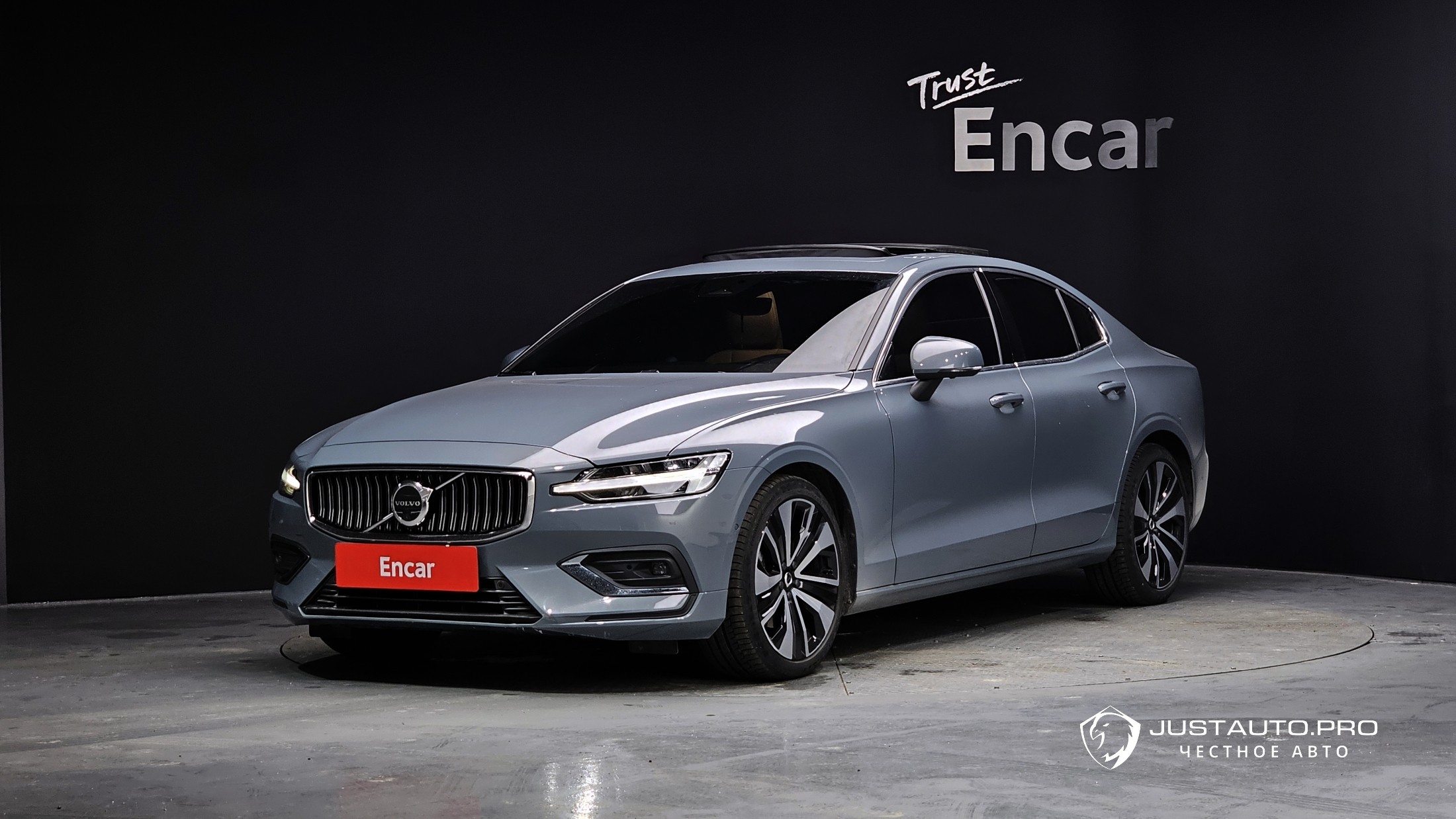 Автомобиль Volvo S60