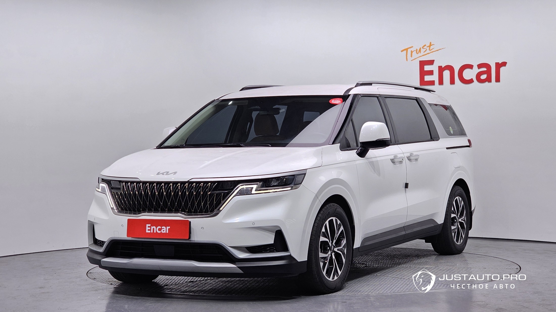 Автомобиль Kia Canival