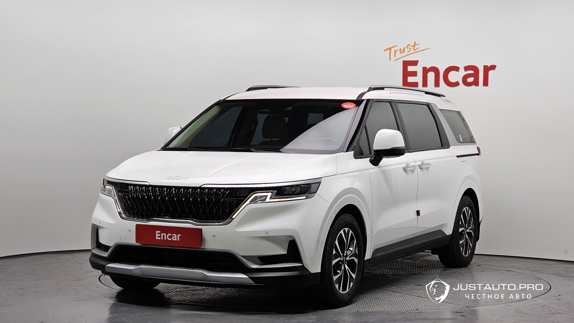 Автомобиль Kia Canival