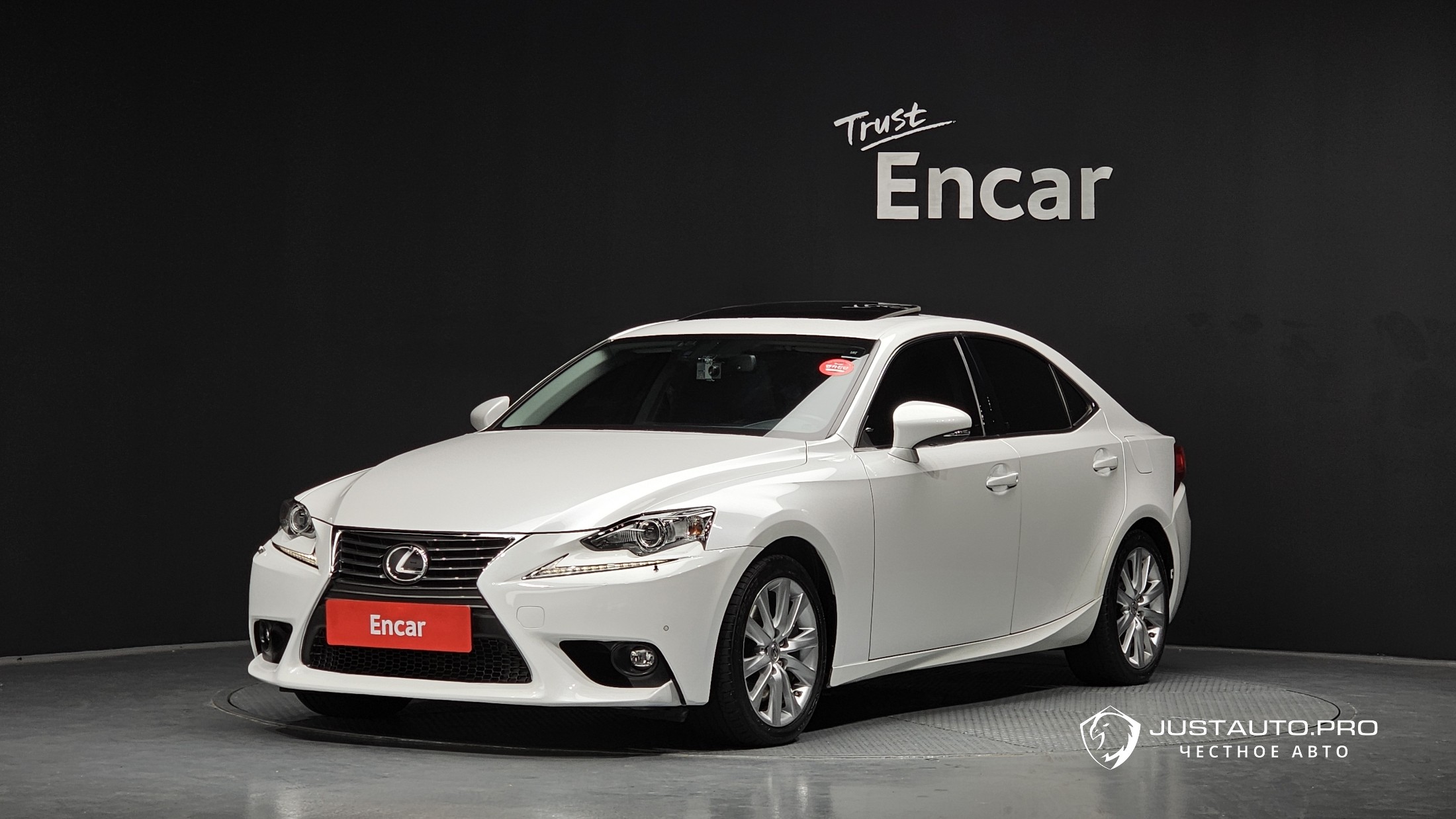 Автомобиль Lexus IS