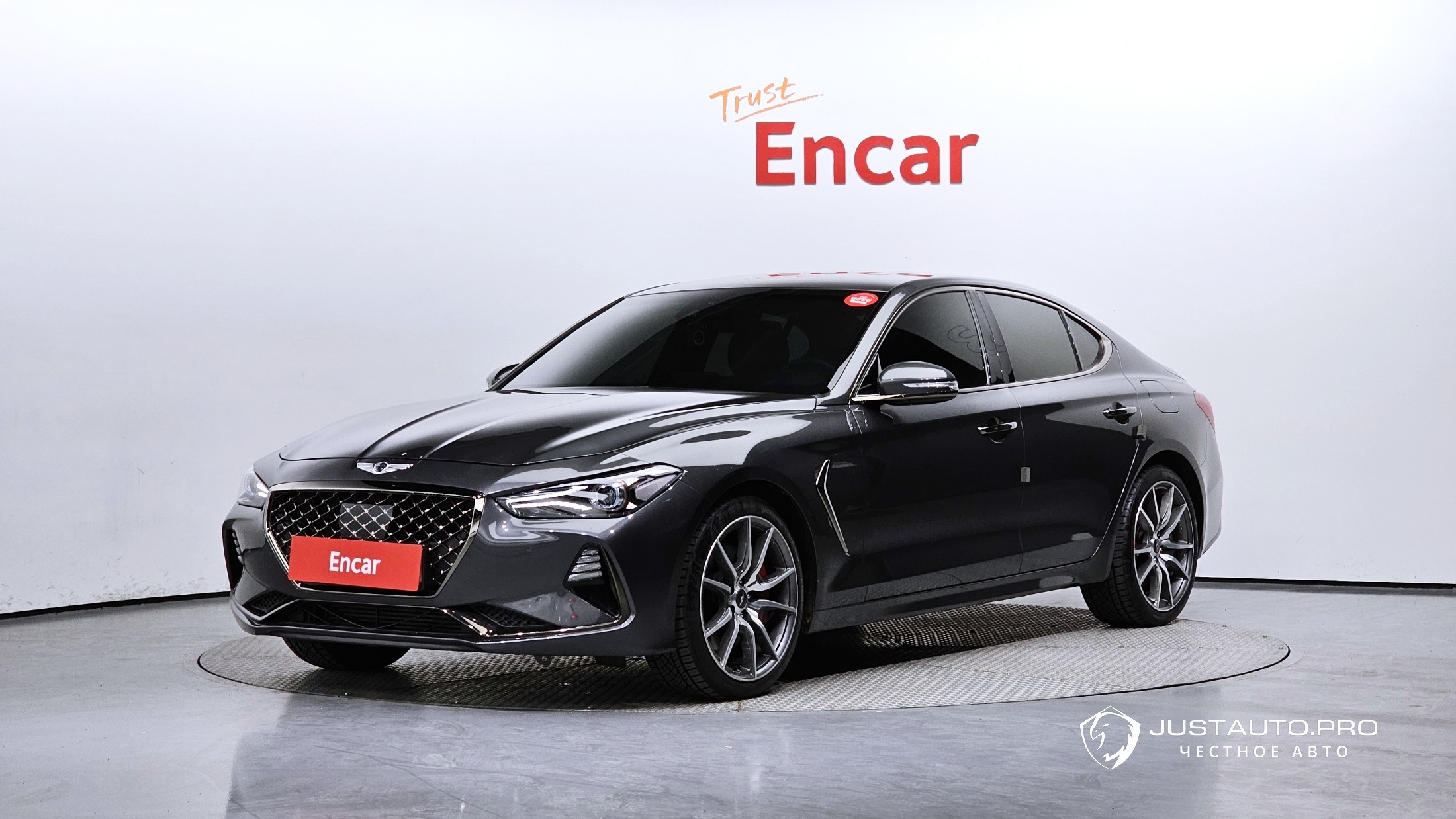 Автомобиль Genesis G70