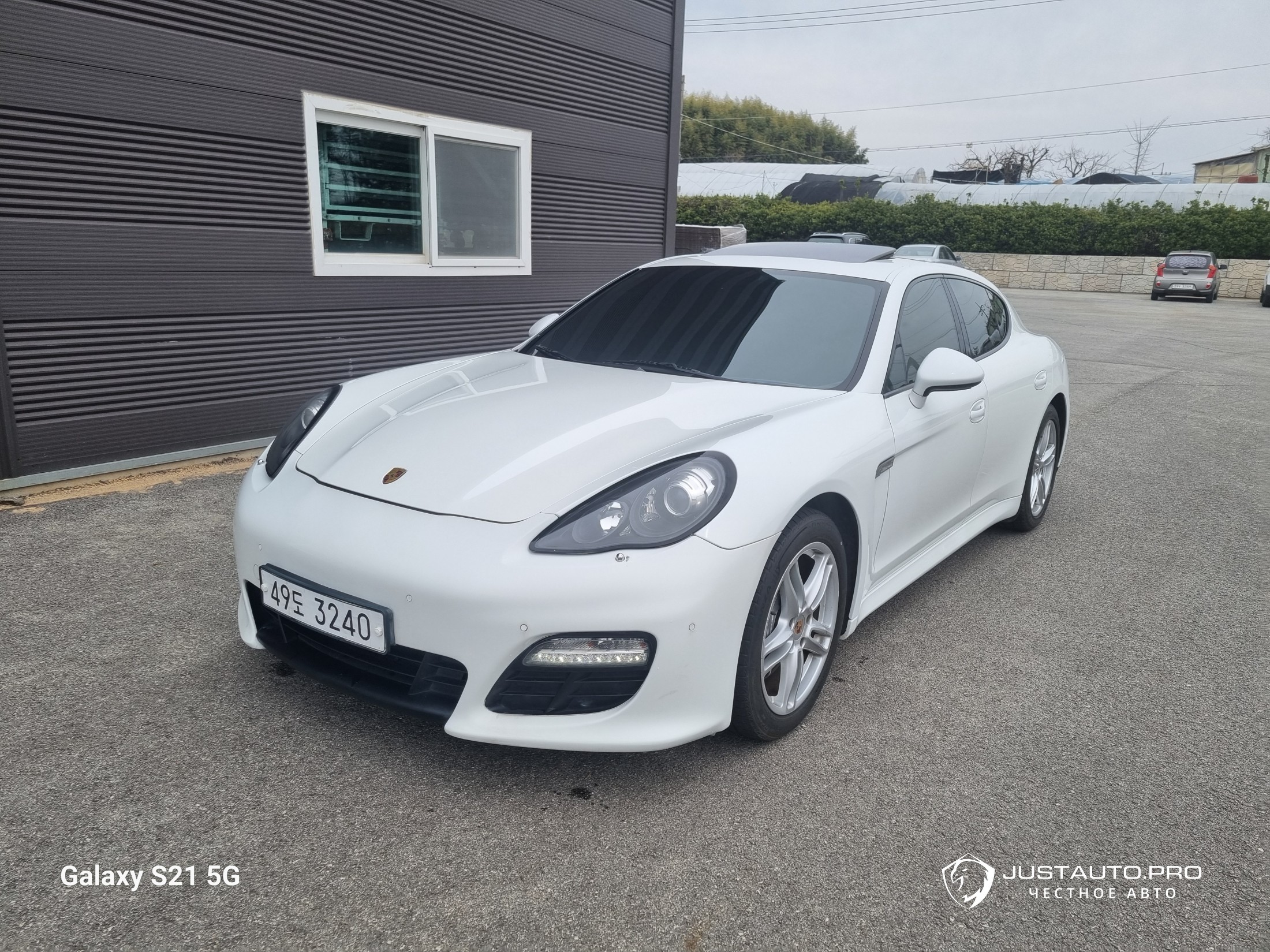 Автомобиль Porsche Panamera