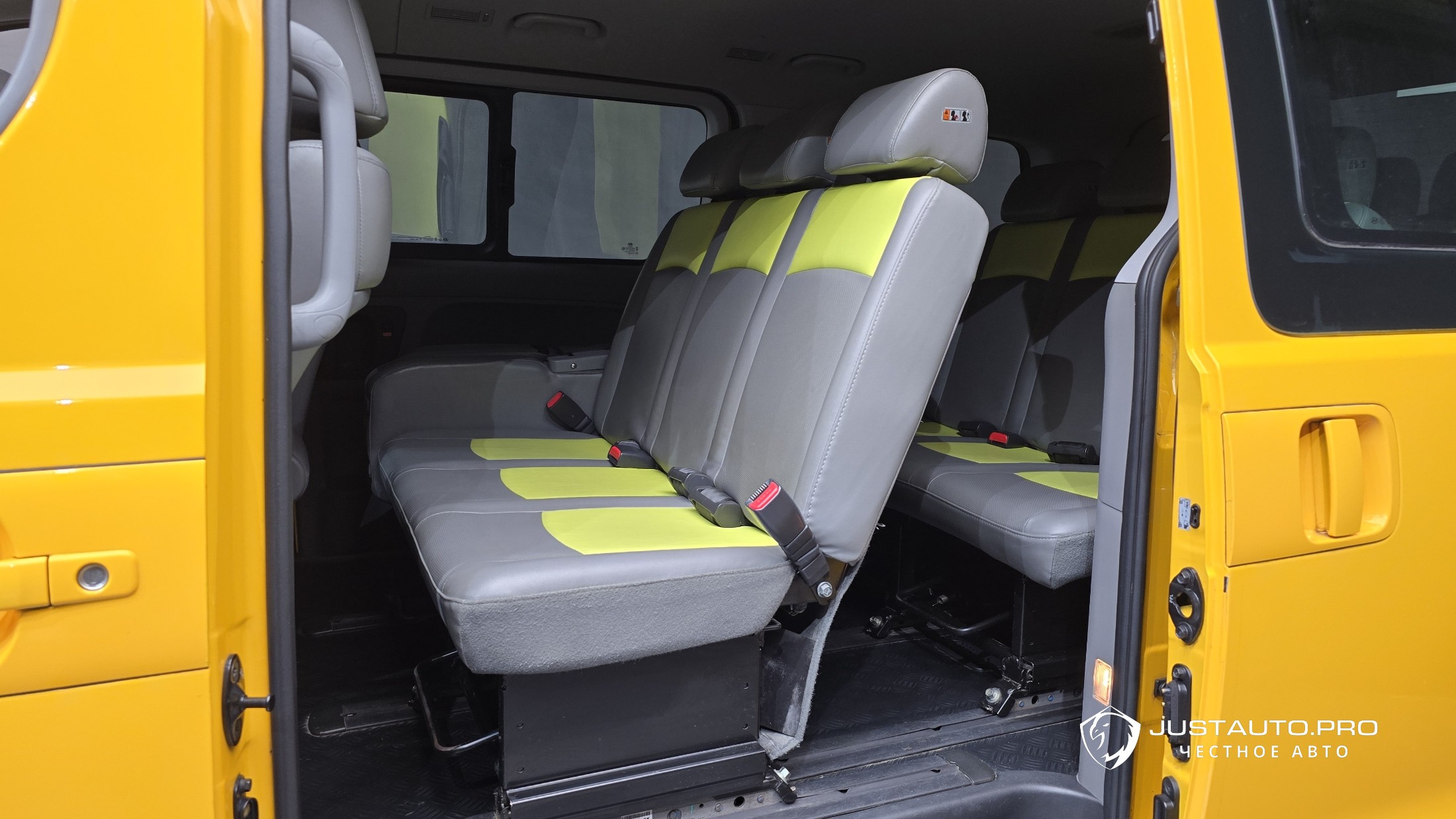 Автомобиль Hyundai Starex