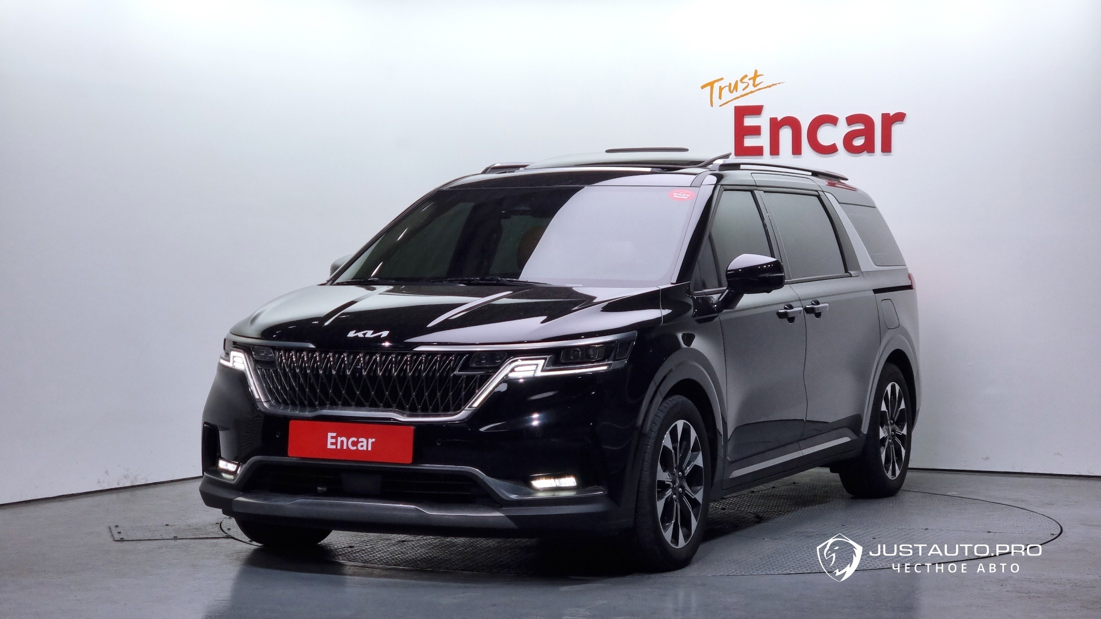 Автомобиль Kia Canival