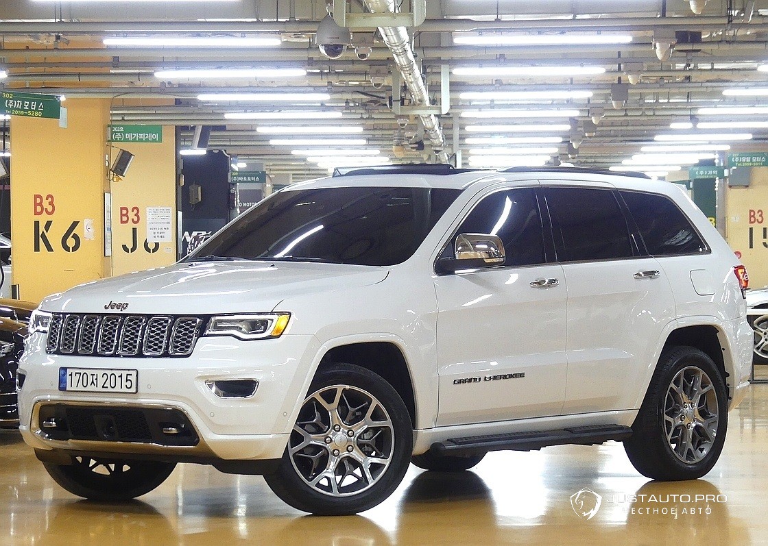 Автомобиль Jeep Cherokee